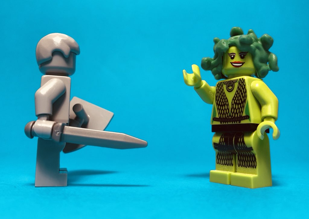 Perseus, heros noster, Medusam spectat.