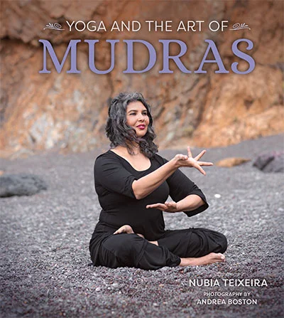 yoga-and-art-of-mudra-cover.jpg