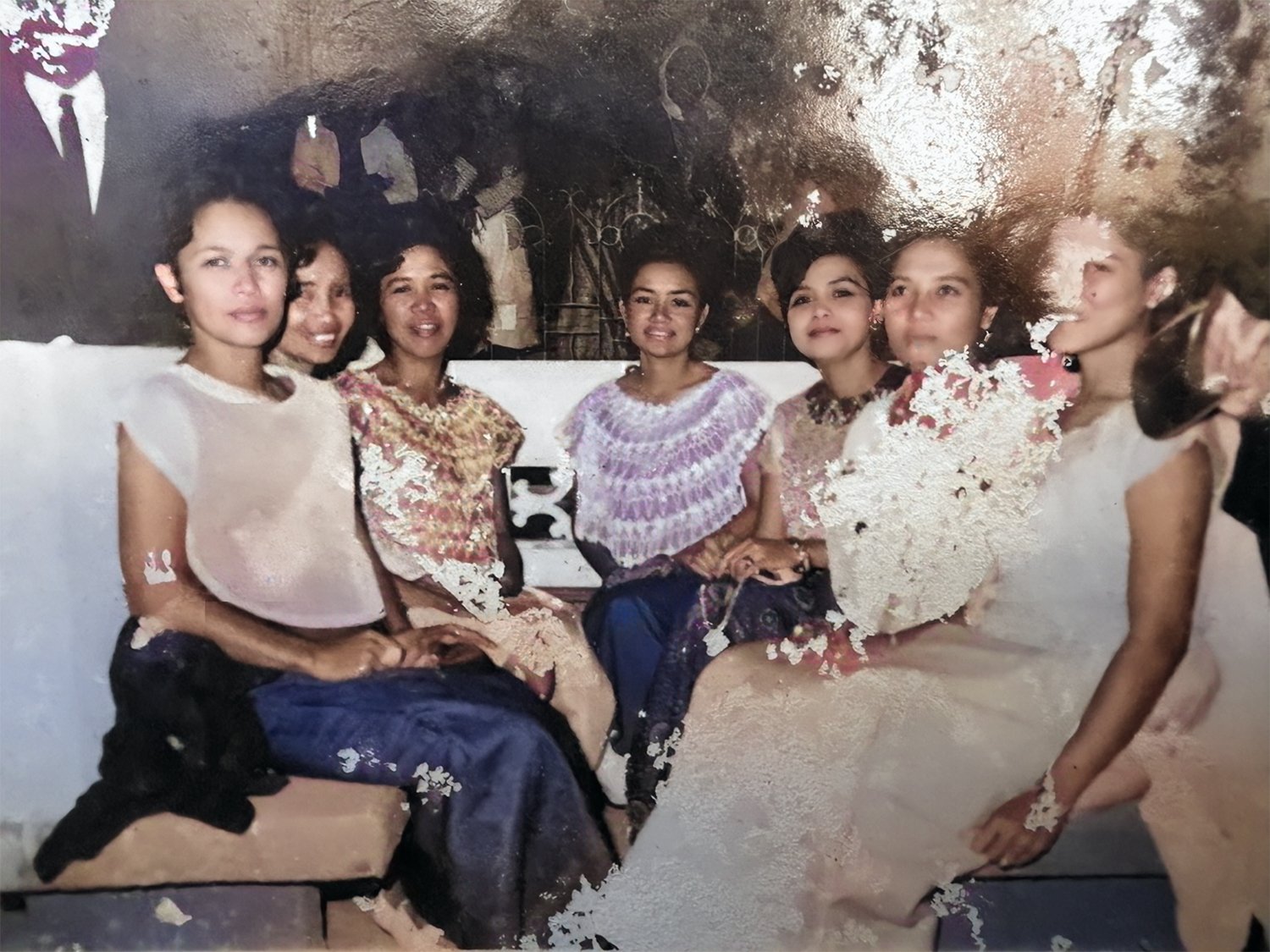  Mom (middle) and her court lol 