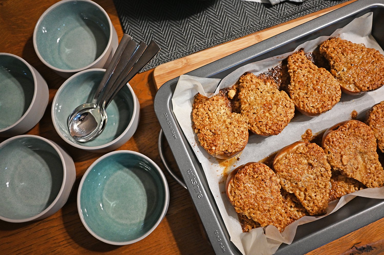 Baked winter pears