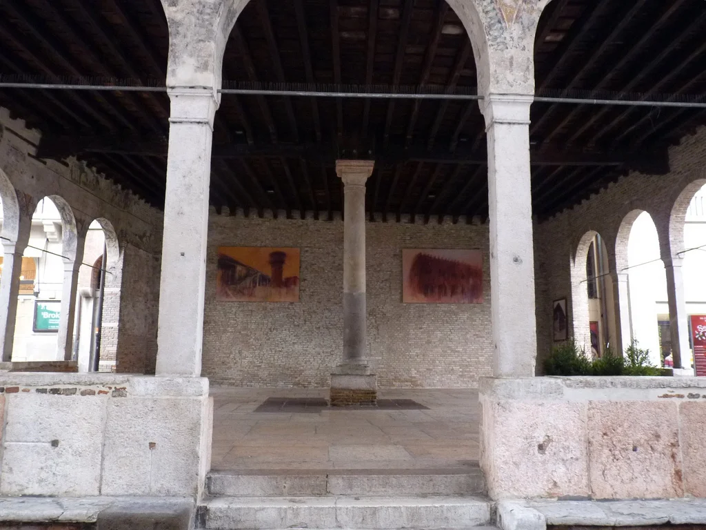 Loggia dei Cavalieri interno.jpg