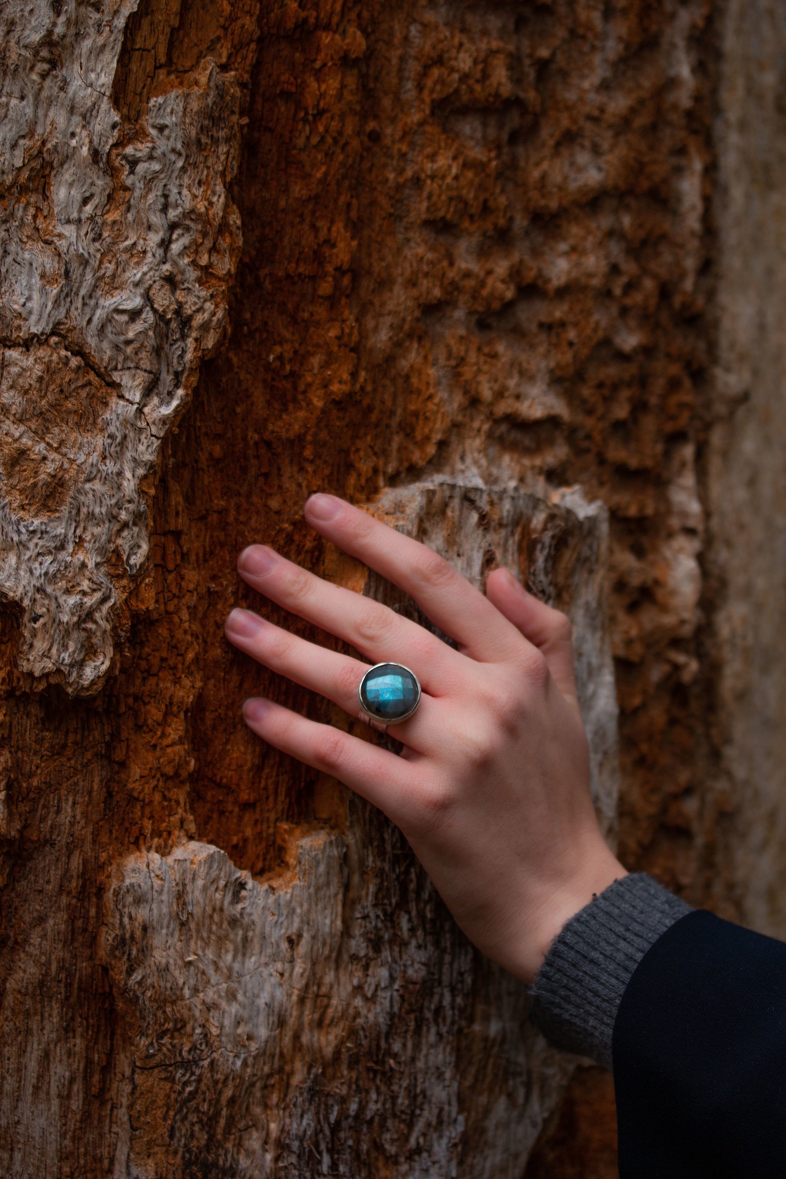 Labradorite ring hand model.jpeg