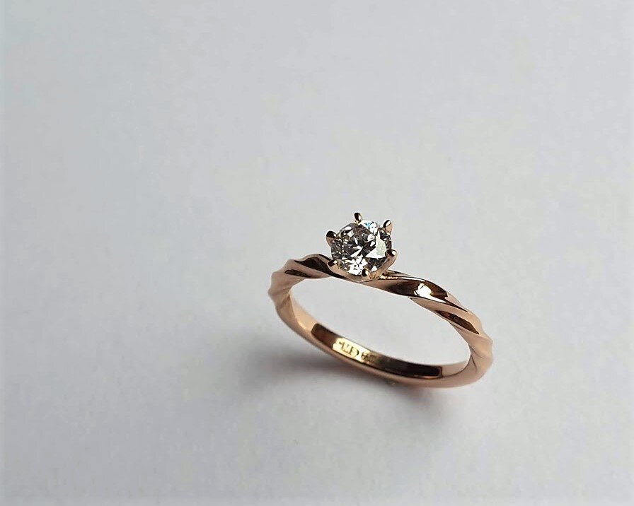 18ct rose gold diamond bespoke engagement ring