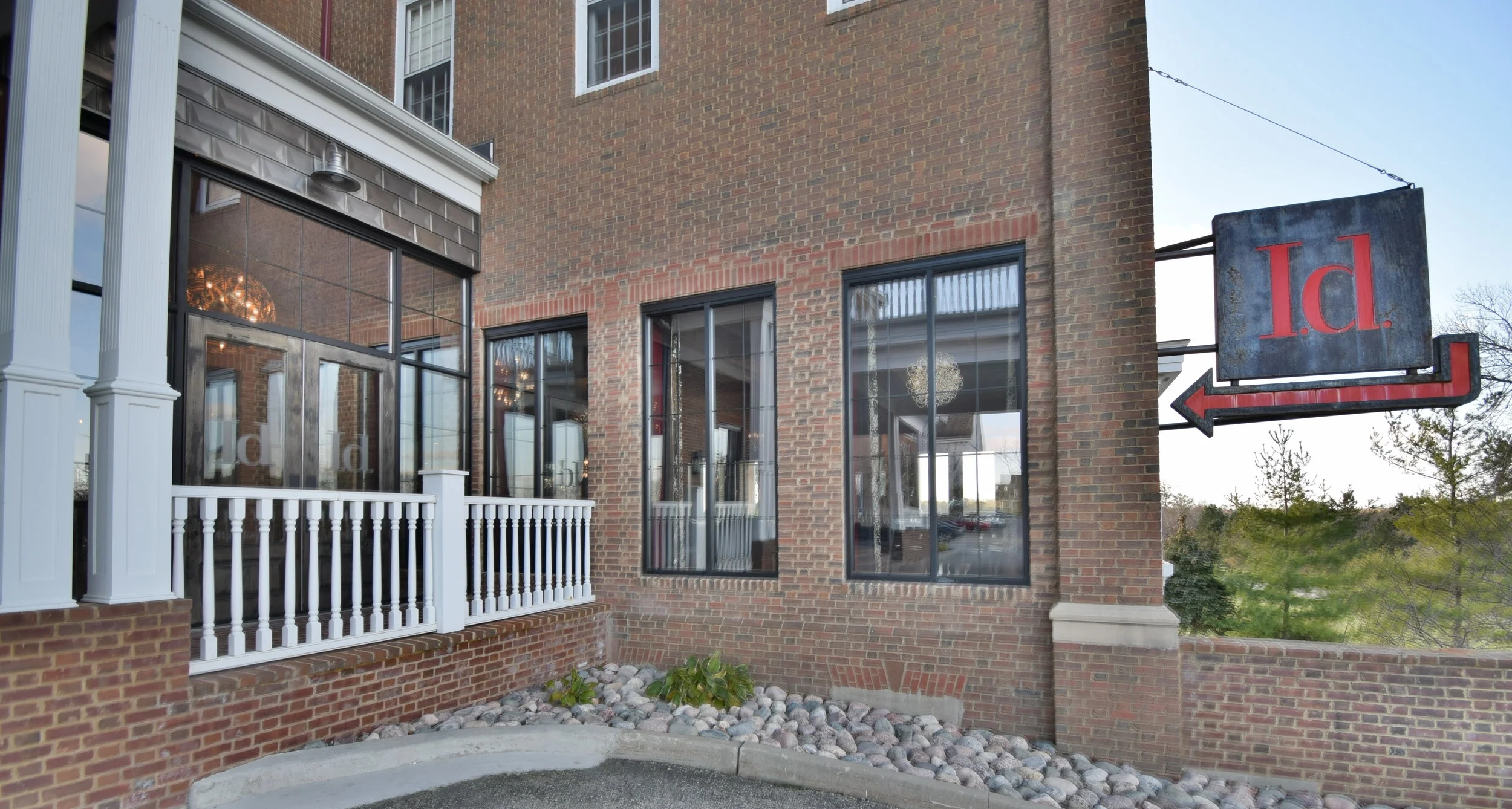 I.d. Bar &amp; Restaurant