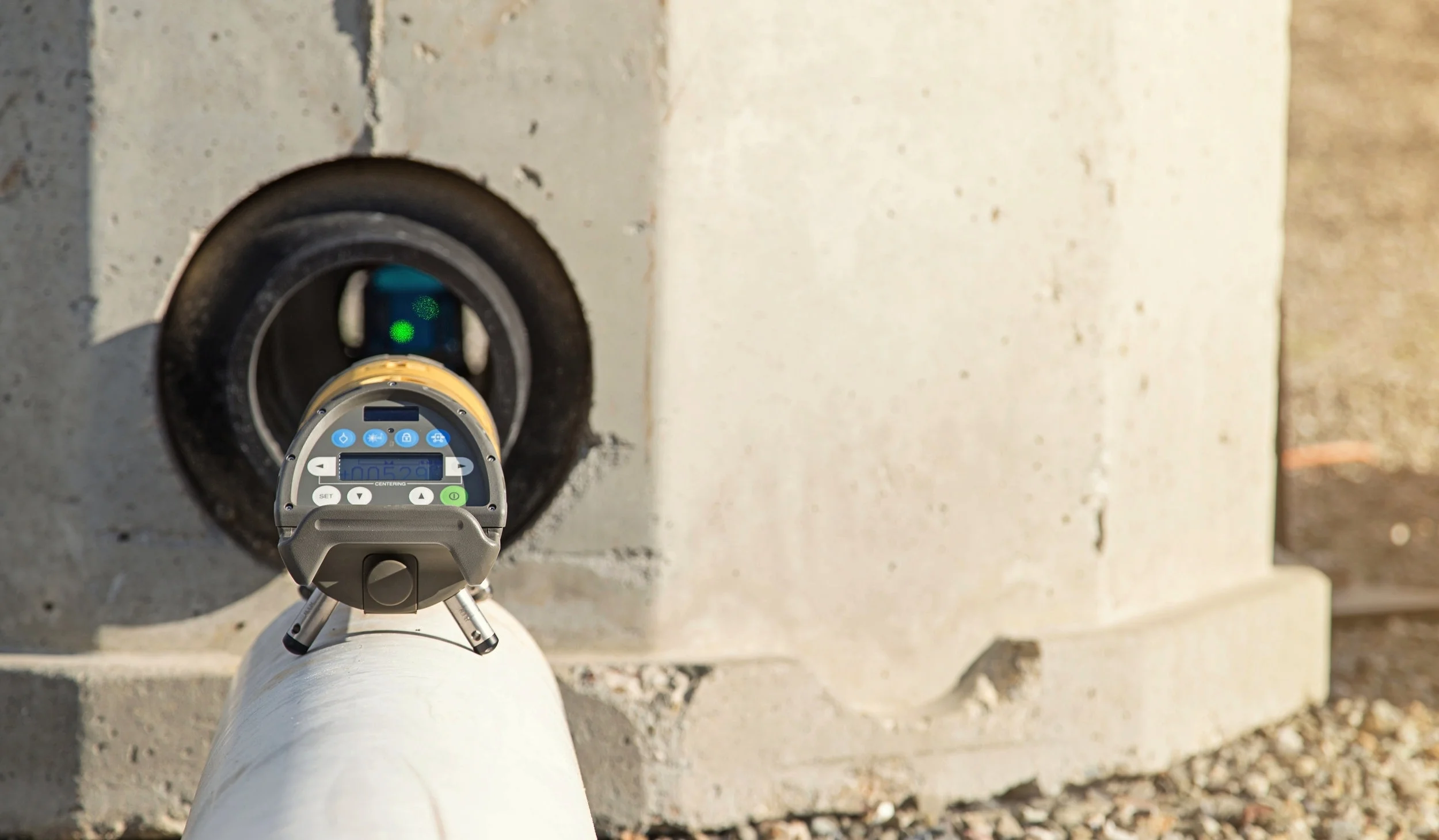 topcon-pipe-laser-construction-site-in-hole.jpg