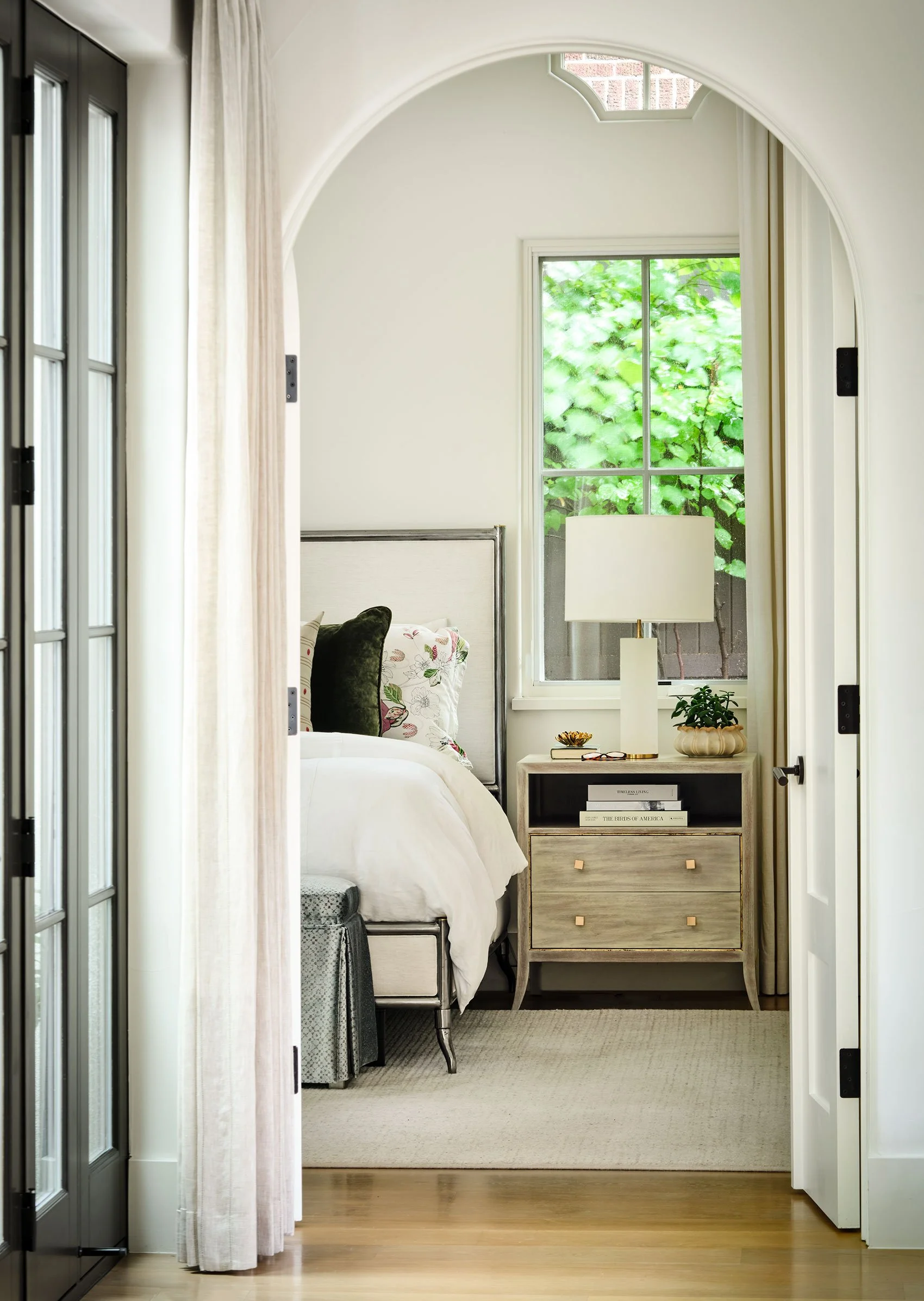 Nancy-Holst-McDonald-08-25-23-Primary-Bedroom-Detail-Web.jpg