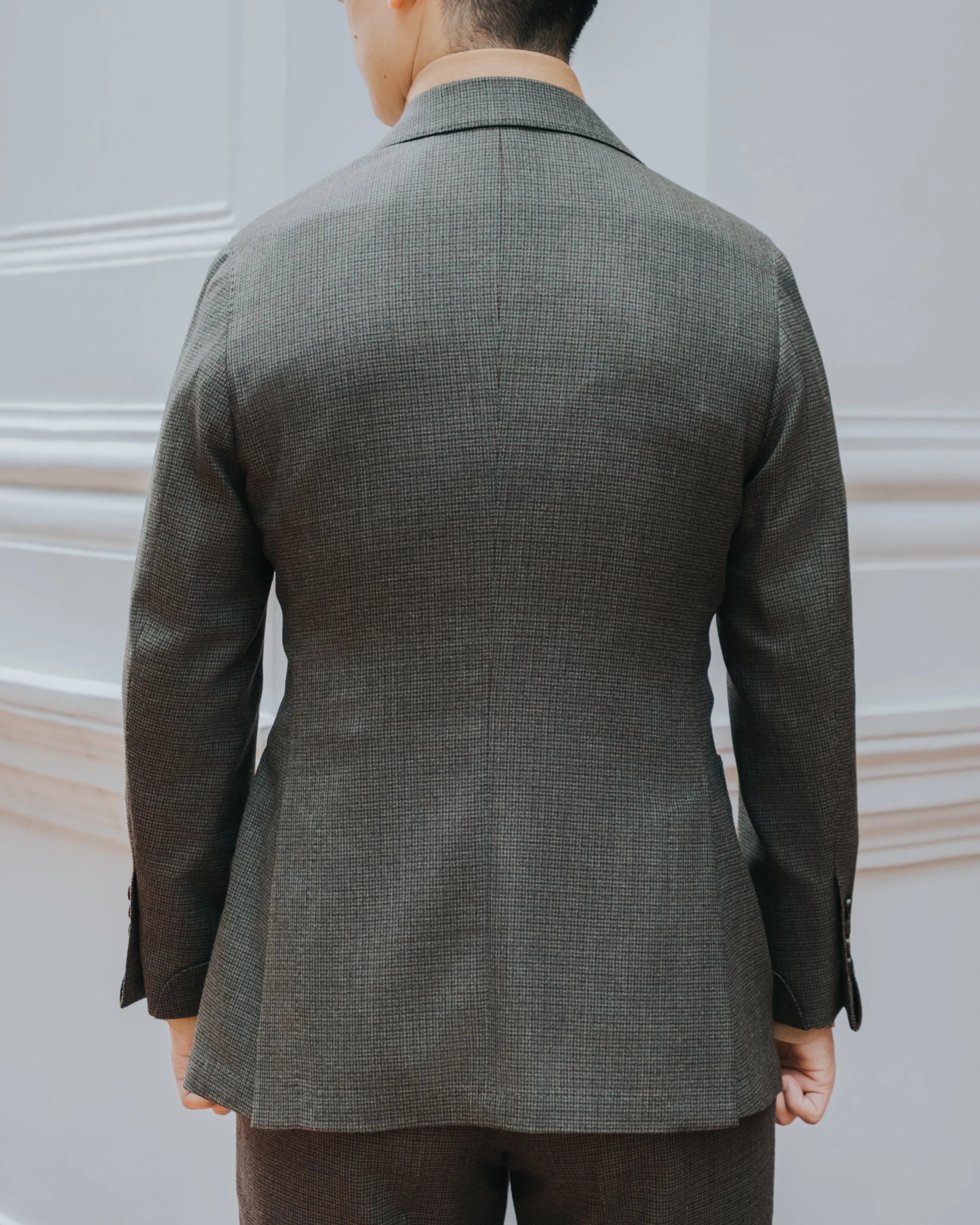 Clean Back Silhouette