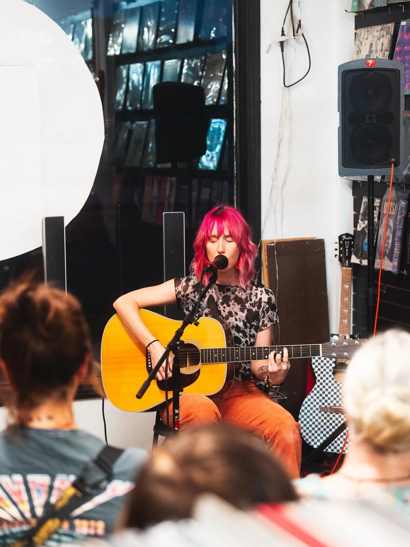 November acoustic show loading&hellip;.

✨Join me Friday November 21st at @calusabrewing! I&rsquo;ll be singing both covers and originals between 6pm and 8pm! 

✨I loved the acoustic performance at the new record store in SRQ Vinyl Vault (@buyrecords