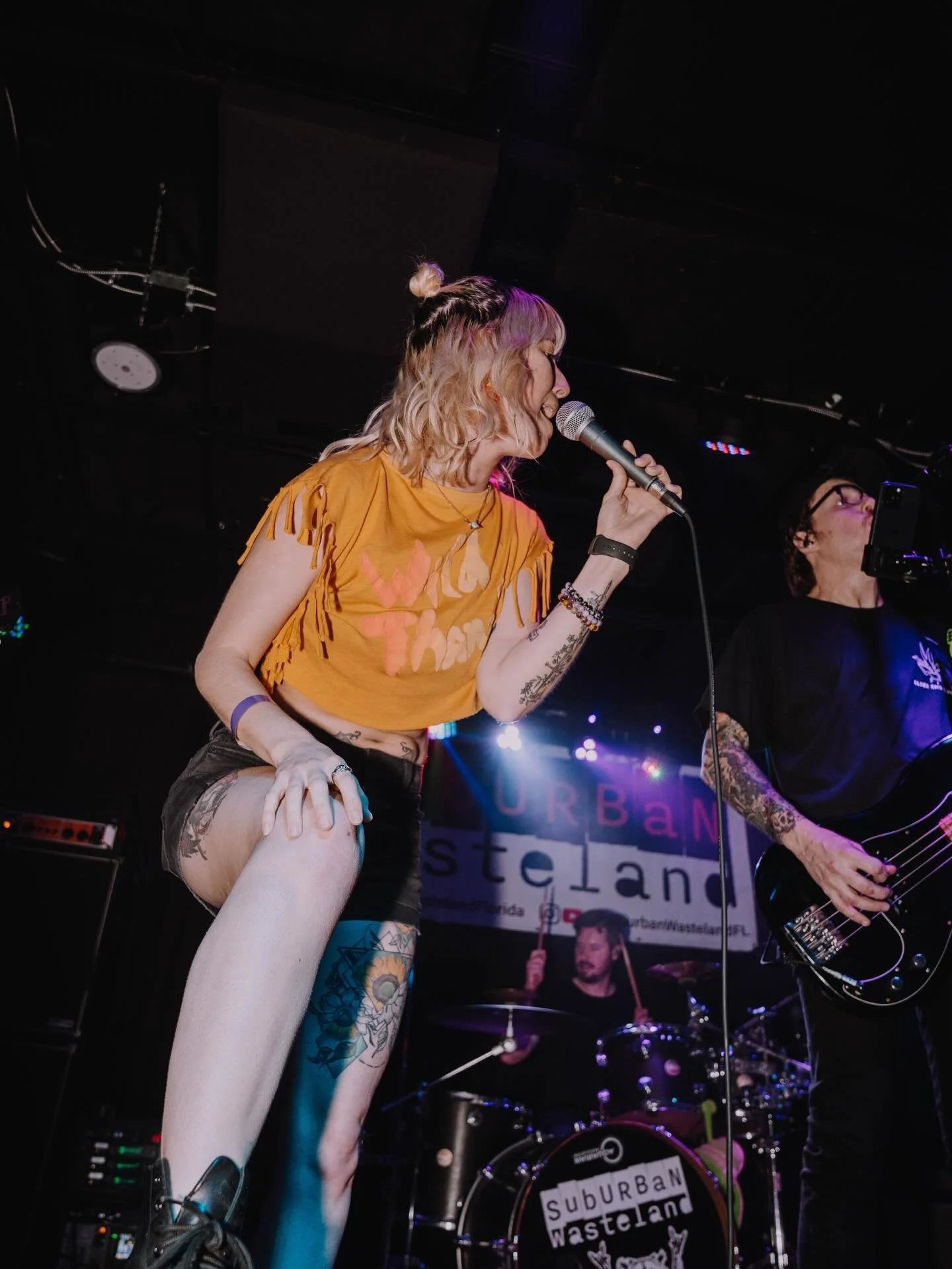 Lesa &ldquo;Hayley&rdquo; Silvermore has entered the chat ✨

Huge thank you to @suburbanwastelandfl for letting my inner teenager run wild on stage with them as I sang Paramore 🥲

It was such a blast and an honor to perform with you all. Plus the au