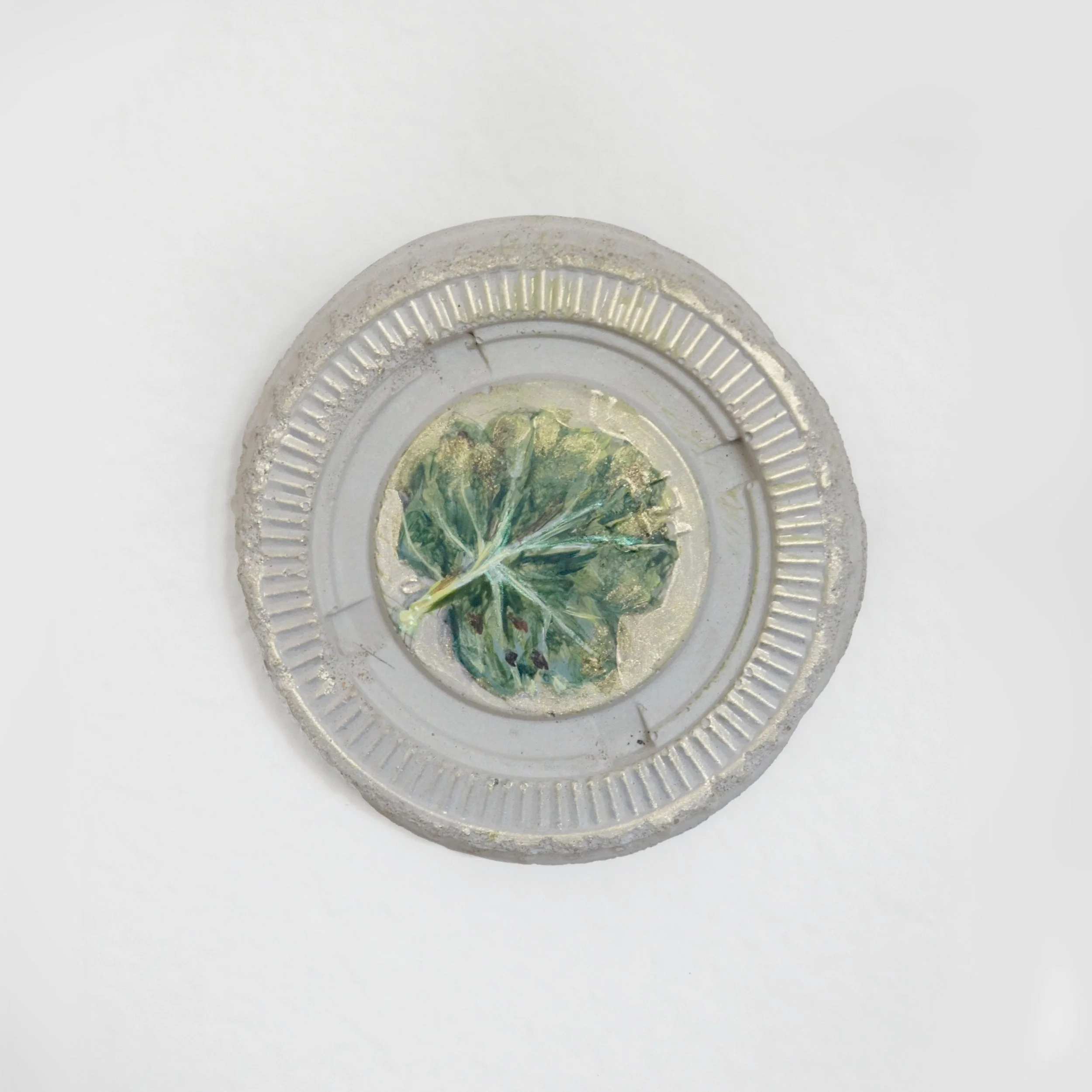 Delicious Moment - Currant Leaf Underside Lid