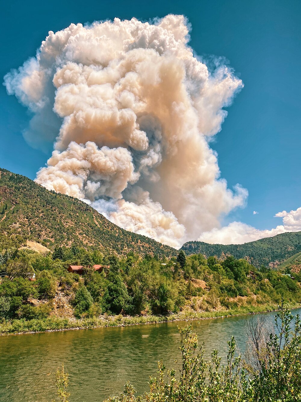 Fire in Glenwood Colorado 10 Aug 2020.jpg