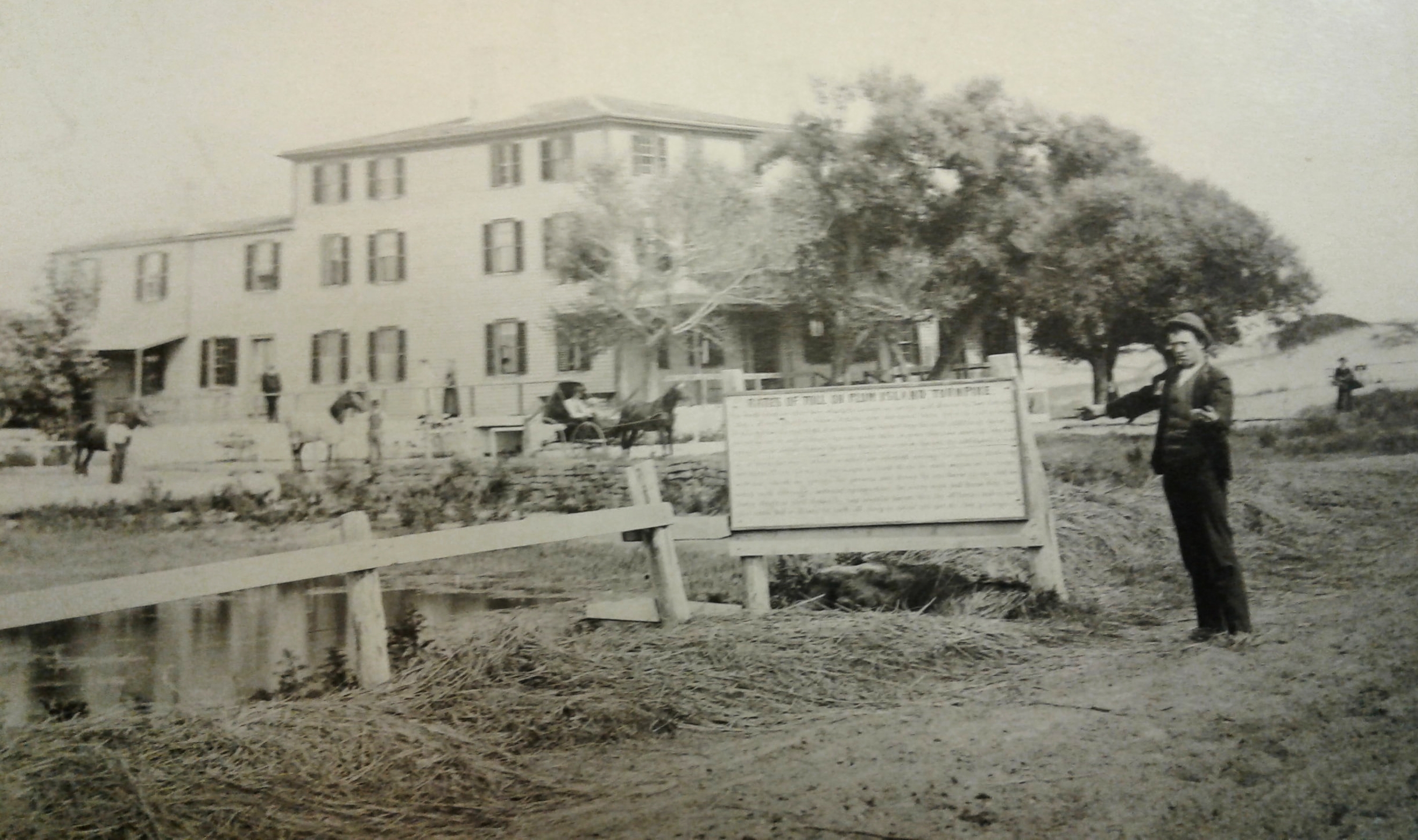 Postcard of the Plum Island Hotel and Turnpike, Curtesy of the Newburyport Public Library Archival Center.