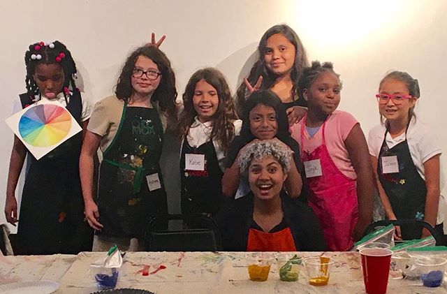 We are so thrilled to have @msmessina teaching our newest group of students from Gatewood Elementary. Mandy is an incredibly talented artist and teaching artist. #artchangeslives