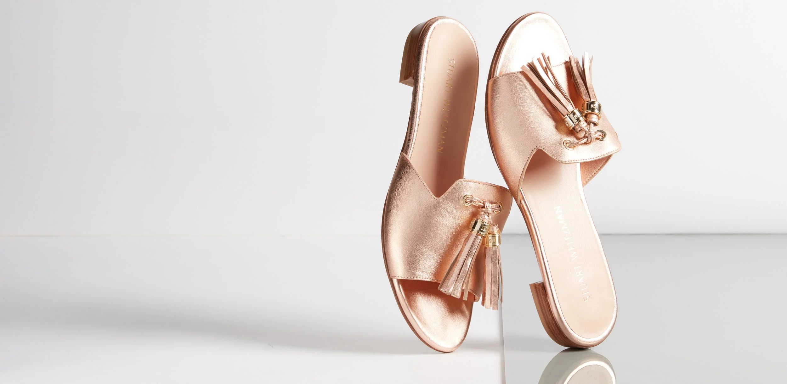 STUART WEITZMAN flat.jpg