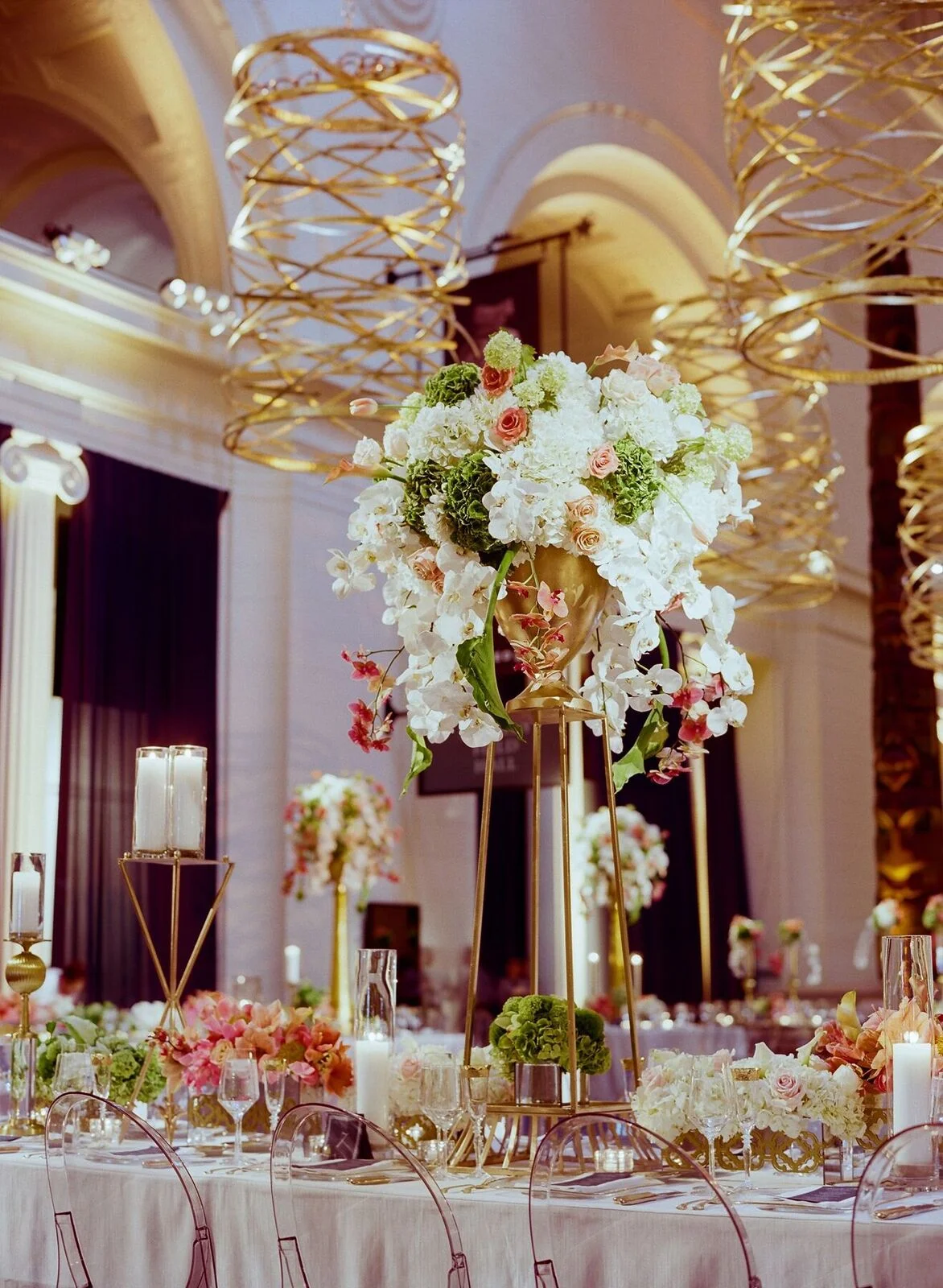 Modern Wedding Field Museum Centerpiece.jpg