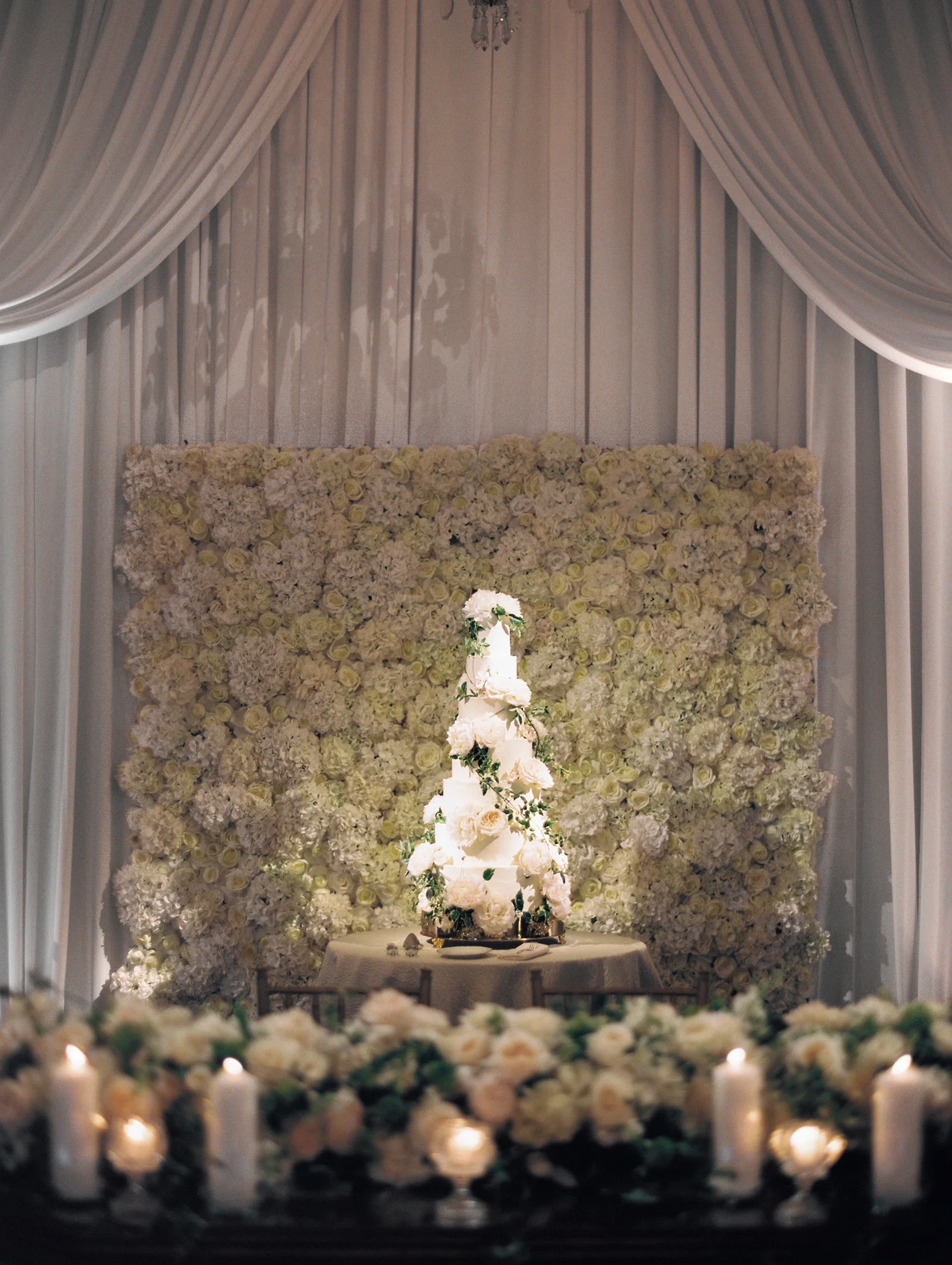 kristin-la-voie-photography-drake-hotel-chicago-wedding-photographer-1069.jpg