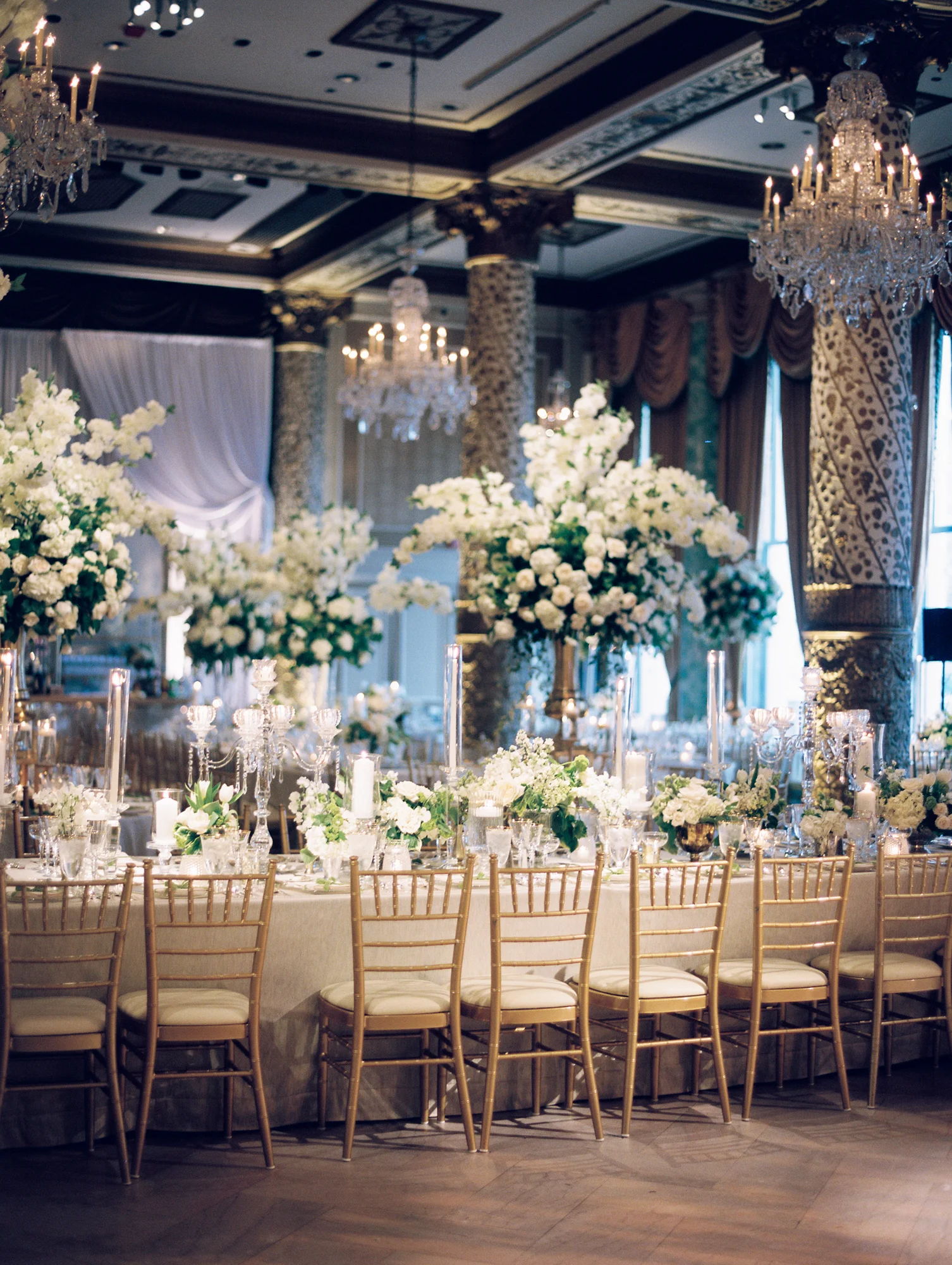 kristin-la-voie-photography-drake-hotel-chicago-wedding-photographer-1096.jpg