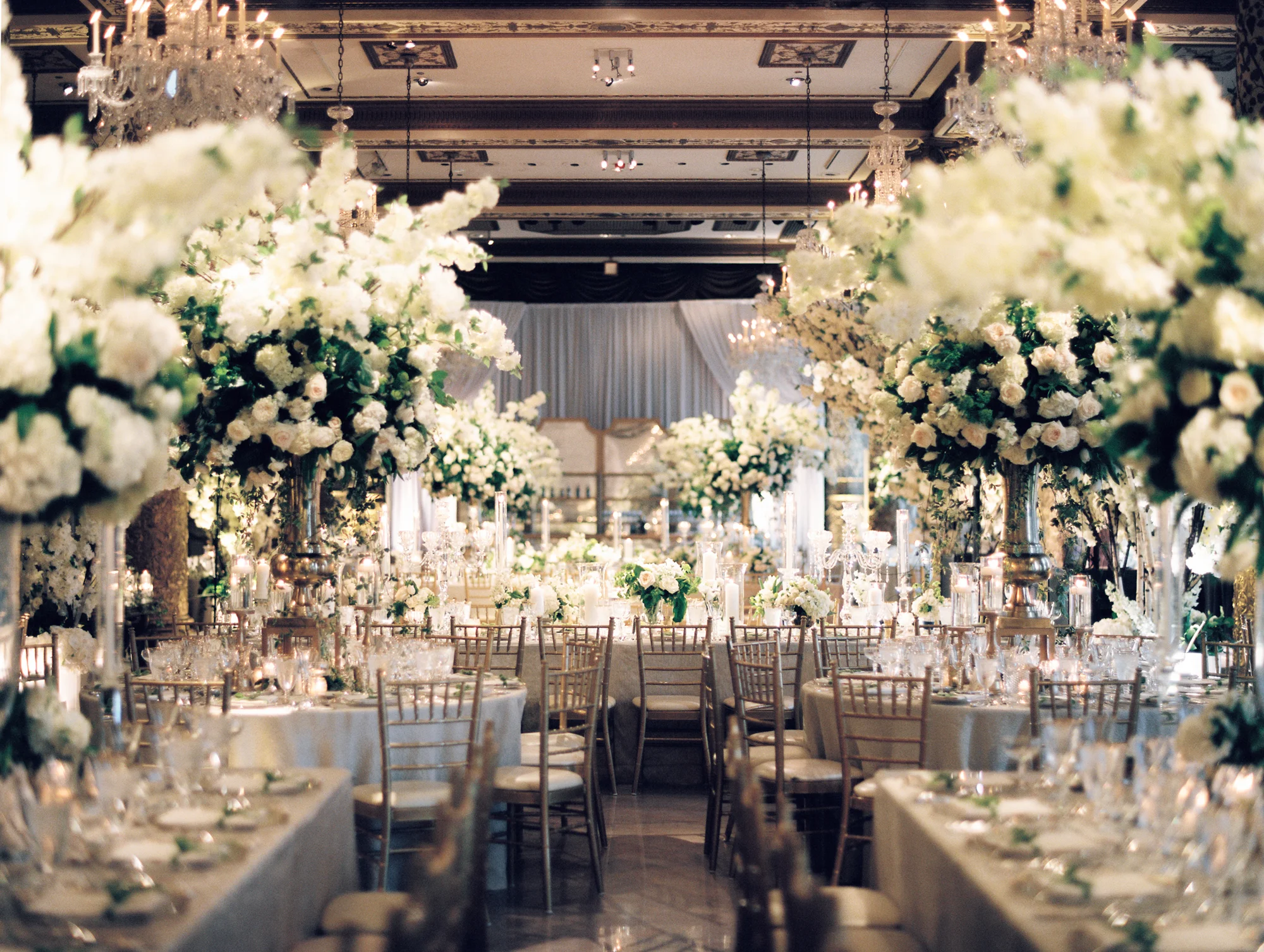 kristin-la-voie-photography-drake-hotel-chicago-wedding-photographer-1099.jpg
