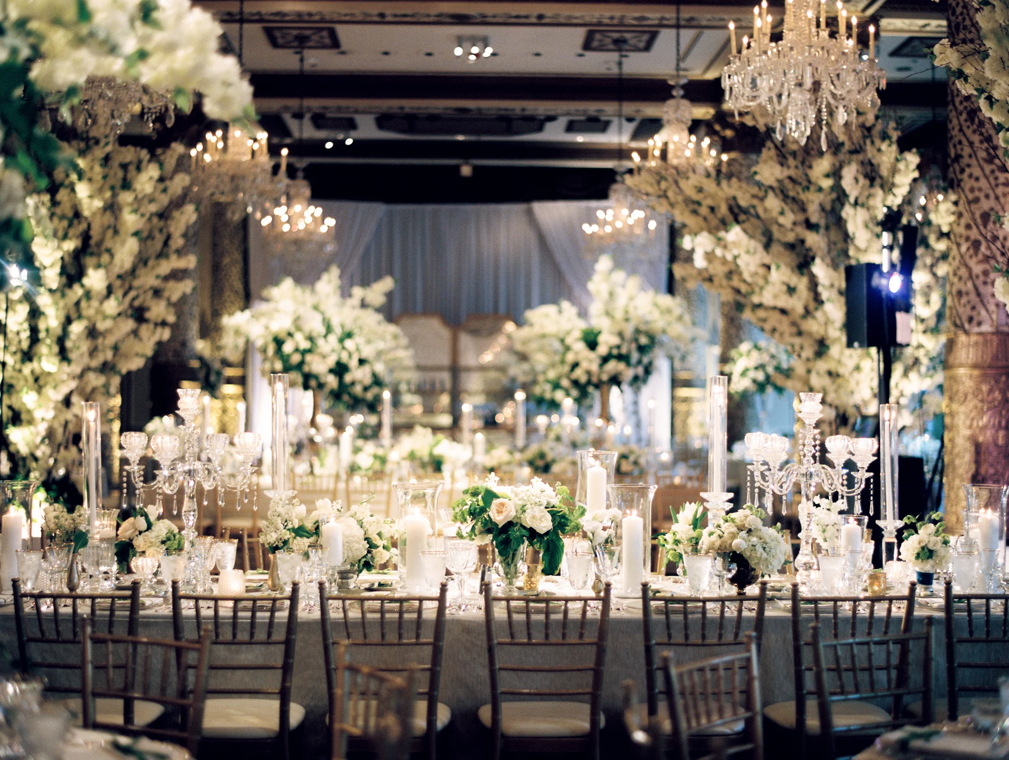 kristin-la-voie-photography-drake-hotel-chicago-wedding-photographer-1102.jpg