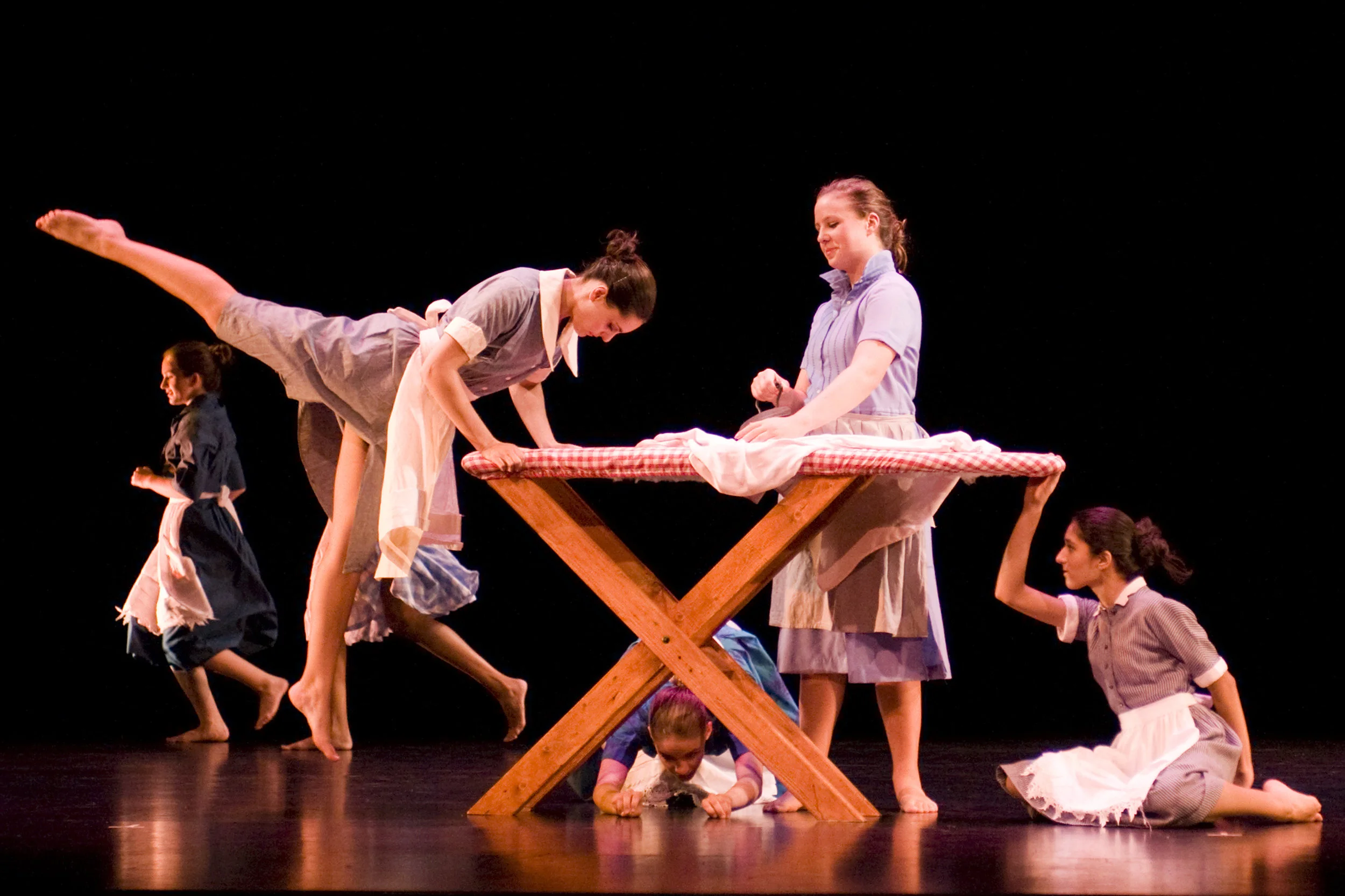 Cuiiniere-handstand on board.JPG