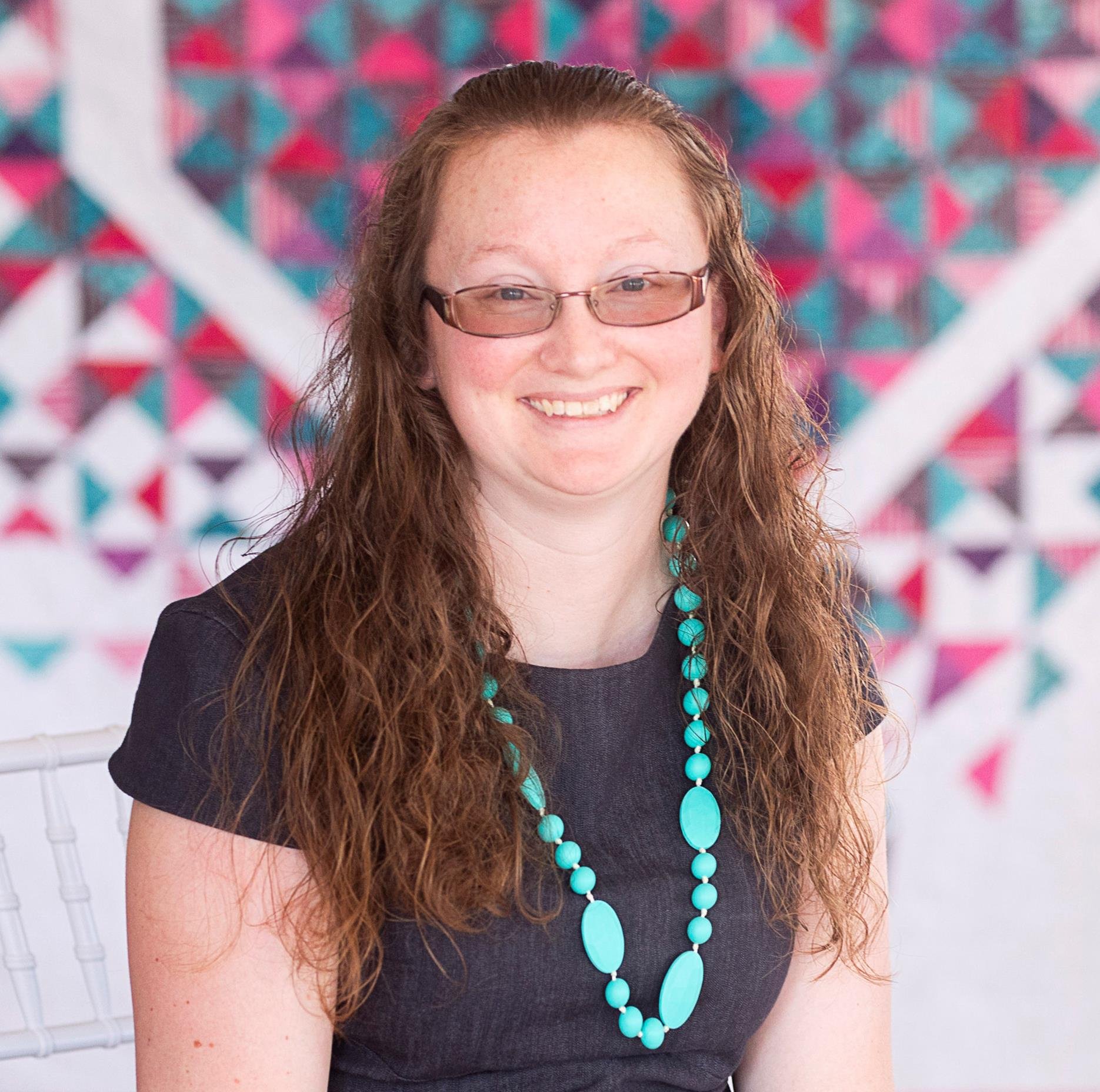 Laura of SLICE OF PI QUILTS