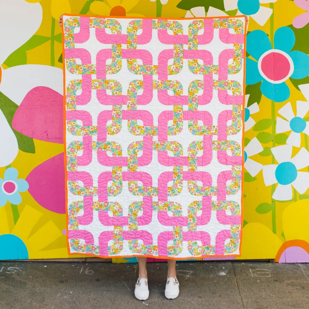 Designed by Lysa Flower Sewn by @postcard.quilts