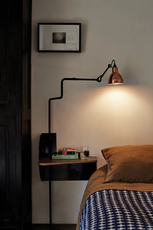 AMB_8_PLUG&DREAM_N217_BL-COP (LEFT).jpg