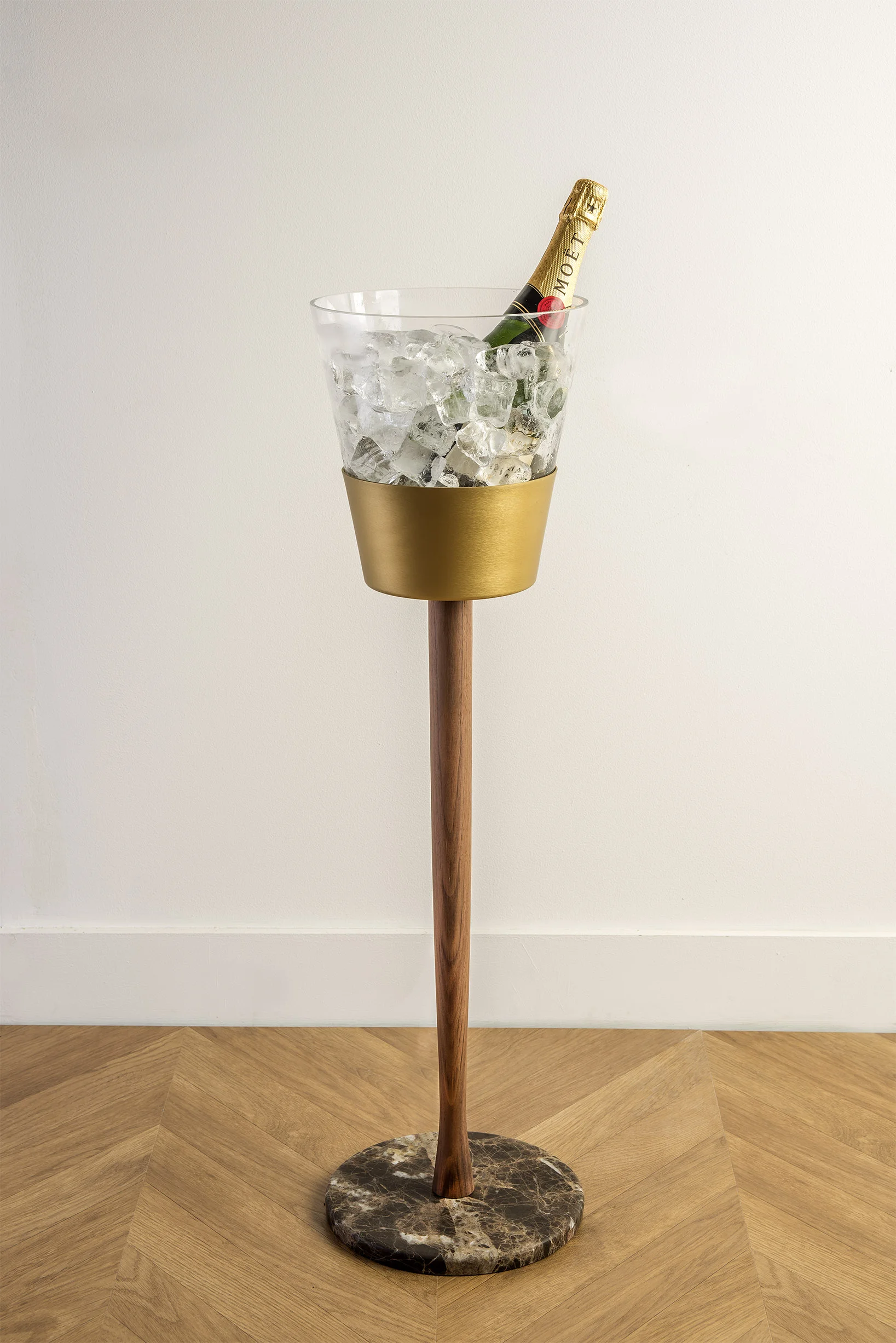 CHAMPAGNERA_GOLD_LOW_RES_2.jpg