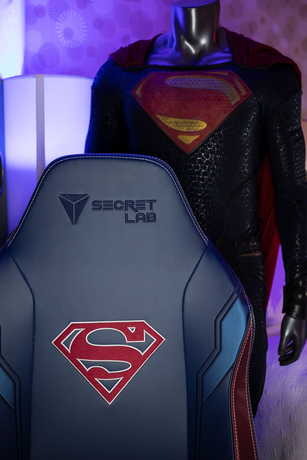 Secretlab-TITAN-Evo-2022-Superman-Edition-chair-5.jpg
