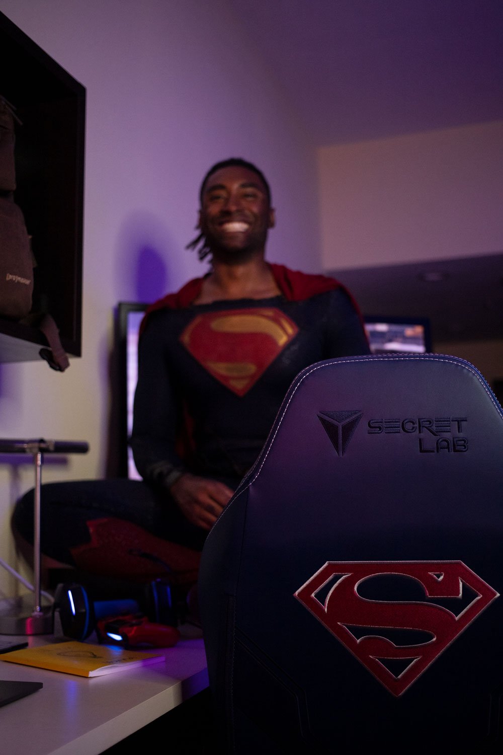 Secretlab-TITAN-Evo-2022-Superman-Edition-chair.jpg