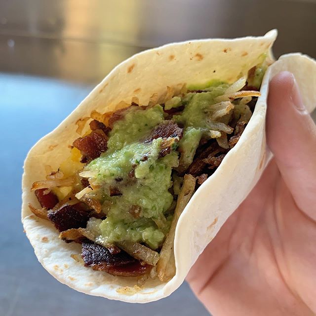 Dirty bird taco with our kickin jalapeño salsa. Name a better duo... I’ll wait. #breakfastofchampions #breakfasttacos #earlybirdgetsthetaco