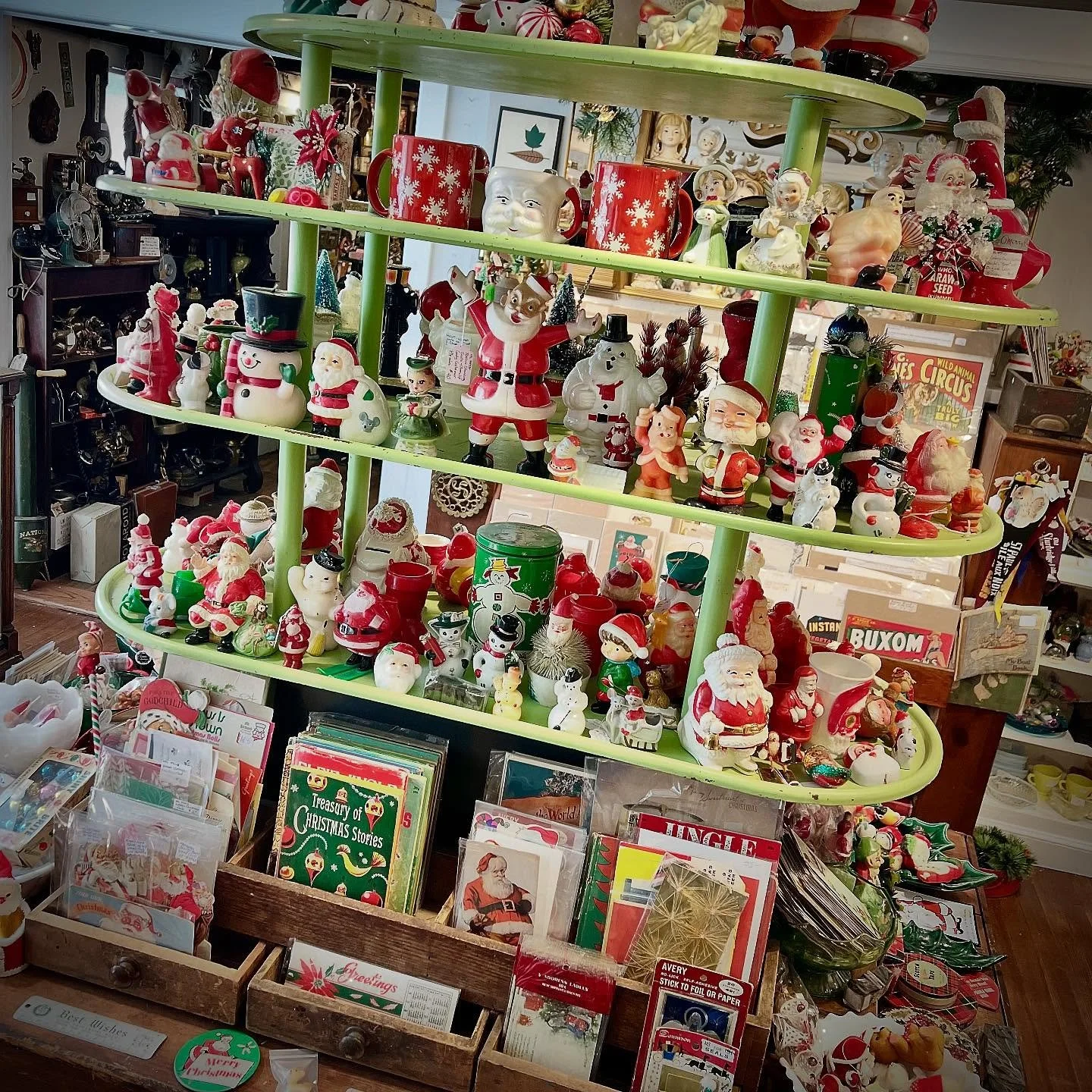 Rosie&rsquo;s Elves Re-Restocked!!! 
Loads of Christmas Decor &amp; Tree Trimming Goodies have just hit the shelves!  And of course&hellip; Santa&rsquo;s&hellip; lots more of the Big Guy came in this week!
Open all weekend 11am - 6pm for all your Vin
