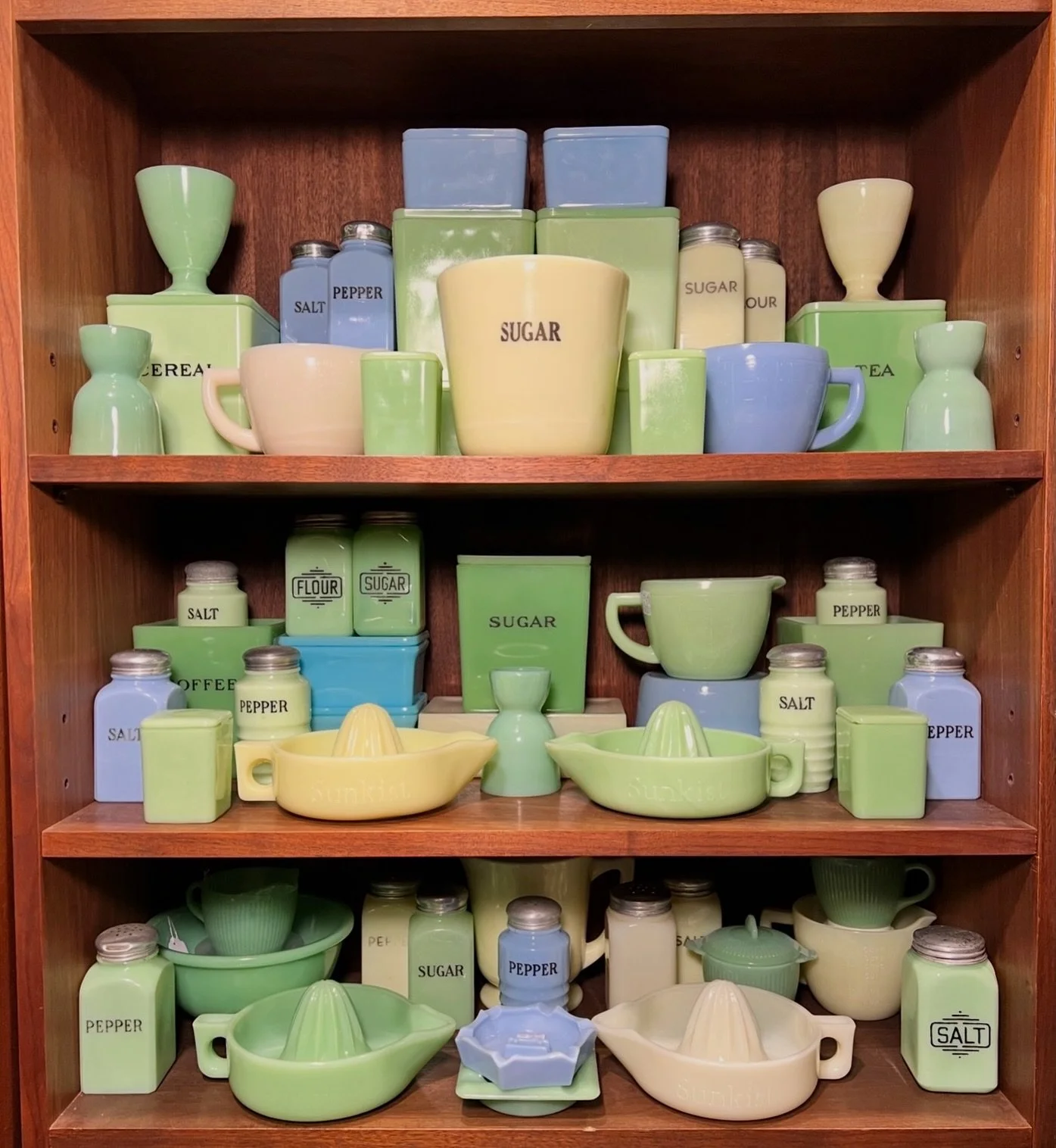 Rosie&rsquo;s Spring Displays are In full effect and what better way to decorate&hellip; but with a little Jadeite, Custard, &amp; Delphite! 
Big thanks to our neighbor who shared with us a part of their beautiful collection of Vintage Glass Kitchenw