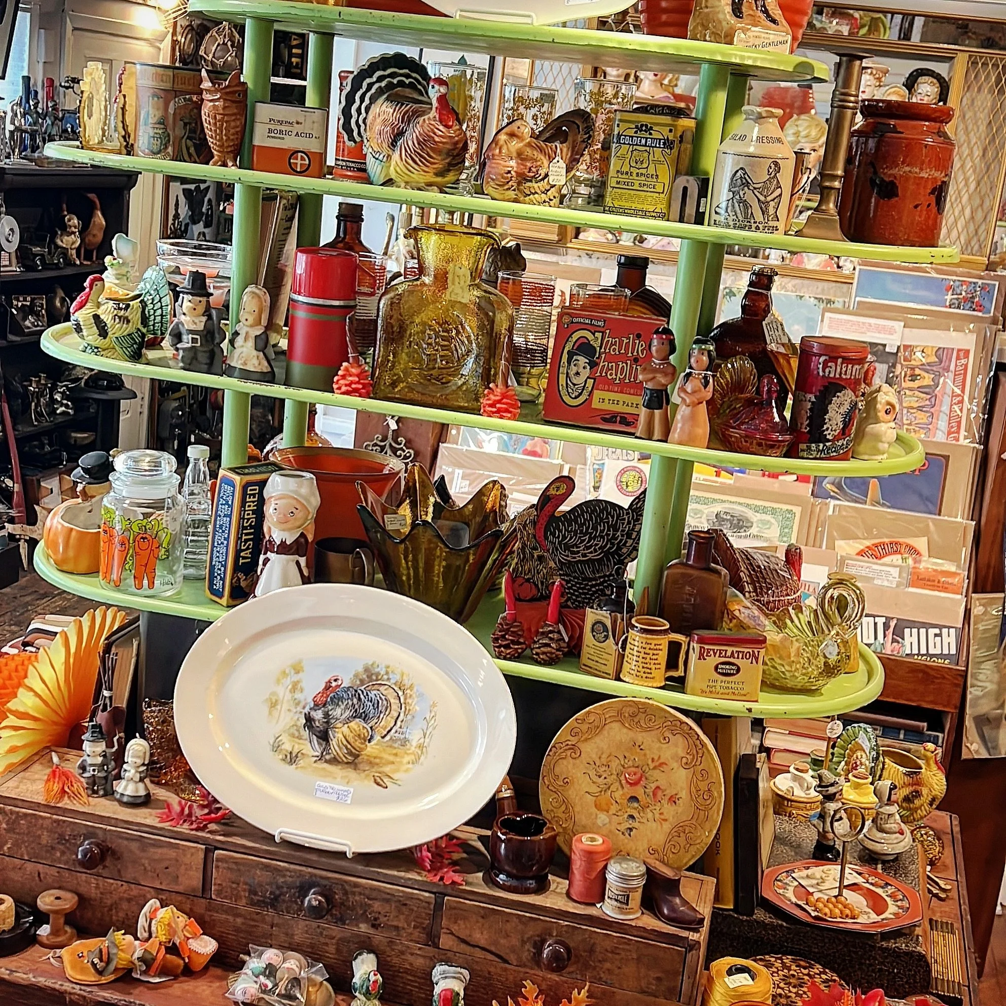 Tis Time To Grab Your Gobbles Guys!
We had so many Thanksgiving items we just had to build a quick display!
If you&rsquo;re short on Turkey Decor this year&hellip; we&rsquo;ll see you soon!!!
🧡🍁🦃🍁🧡

#vintageholidaydecor 
#vintageturkey 
#vintage