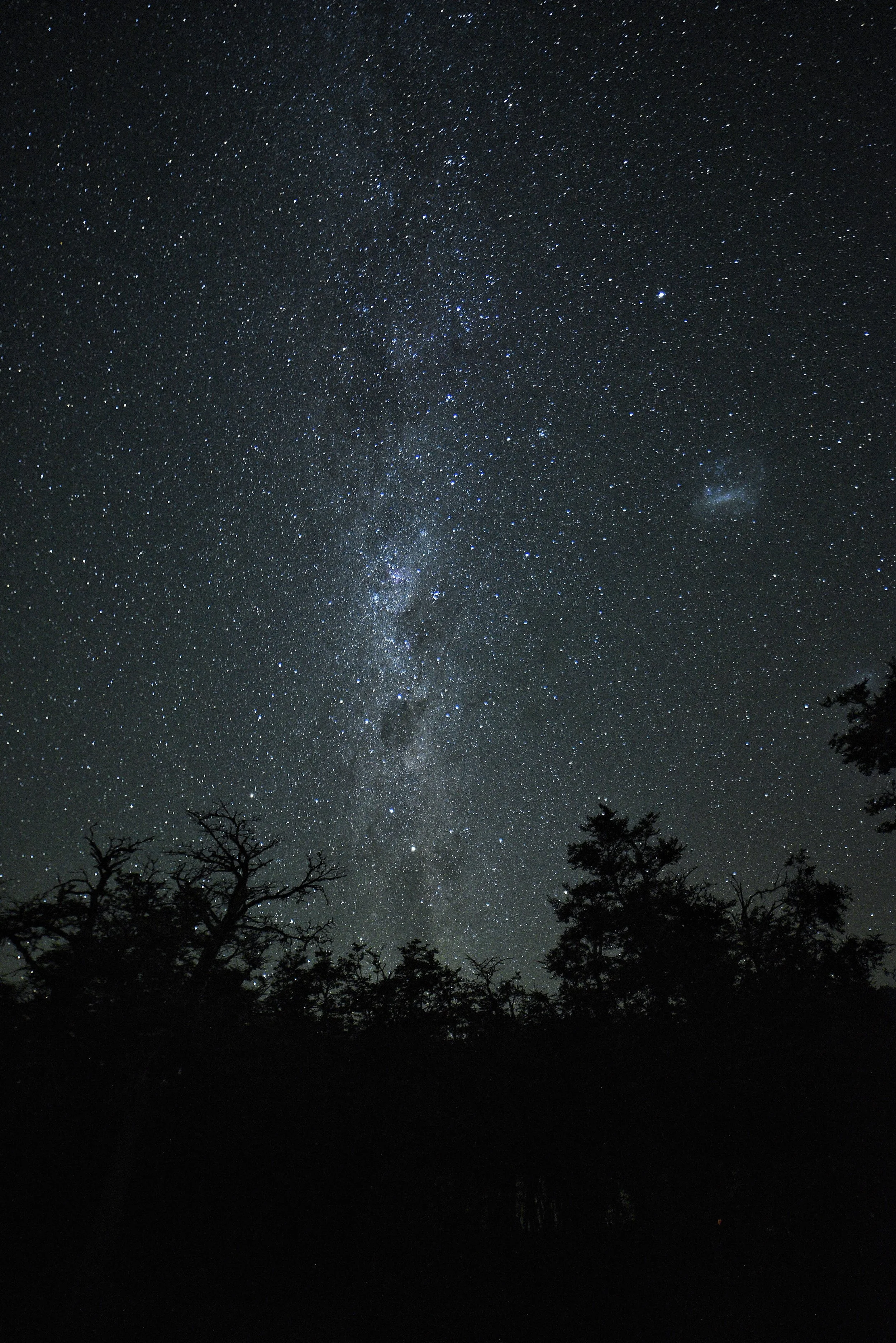 The night sky as seen through the lens of @gabrielbaessolo