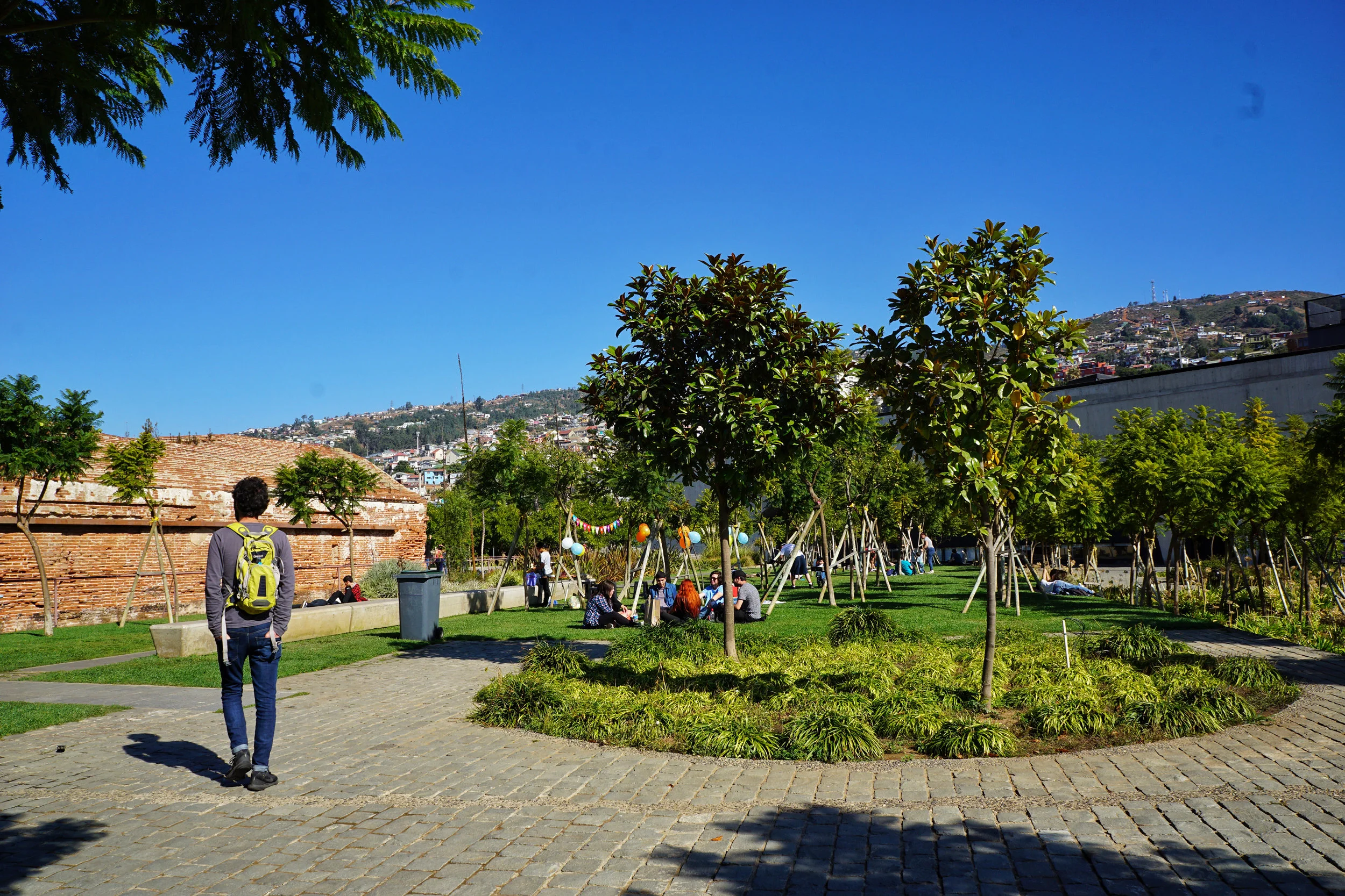 Strolling through Parque Cultural