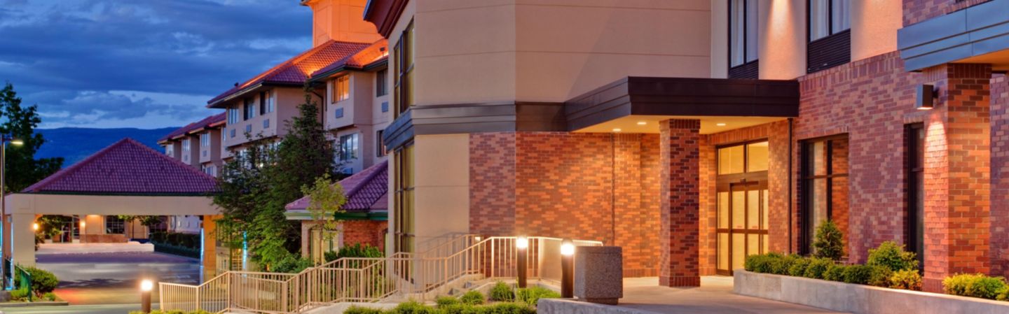 holiday-inn-express-kelowna-4315990625-16x5.jpeg