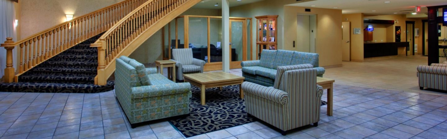 holiday-inn-express-kelowna-4315990914-16x5.jpeg
