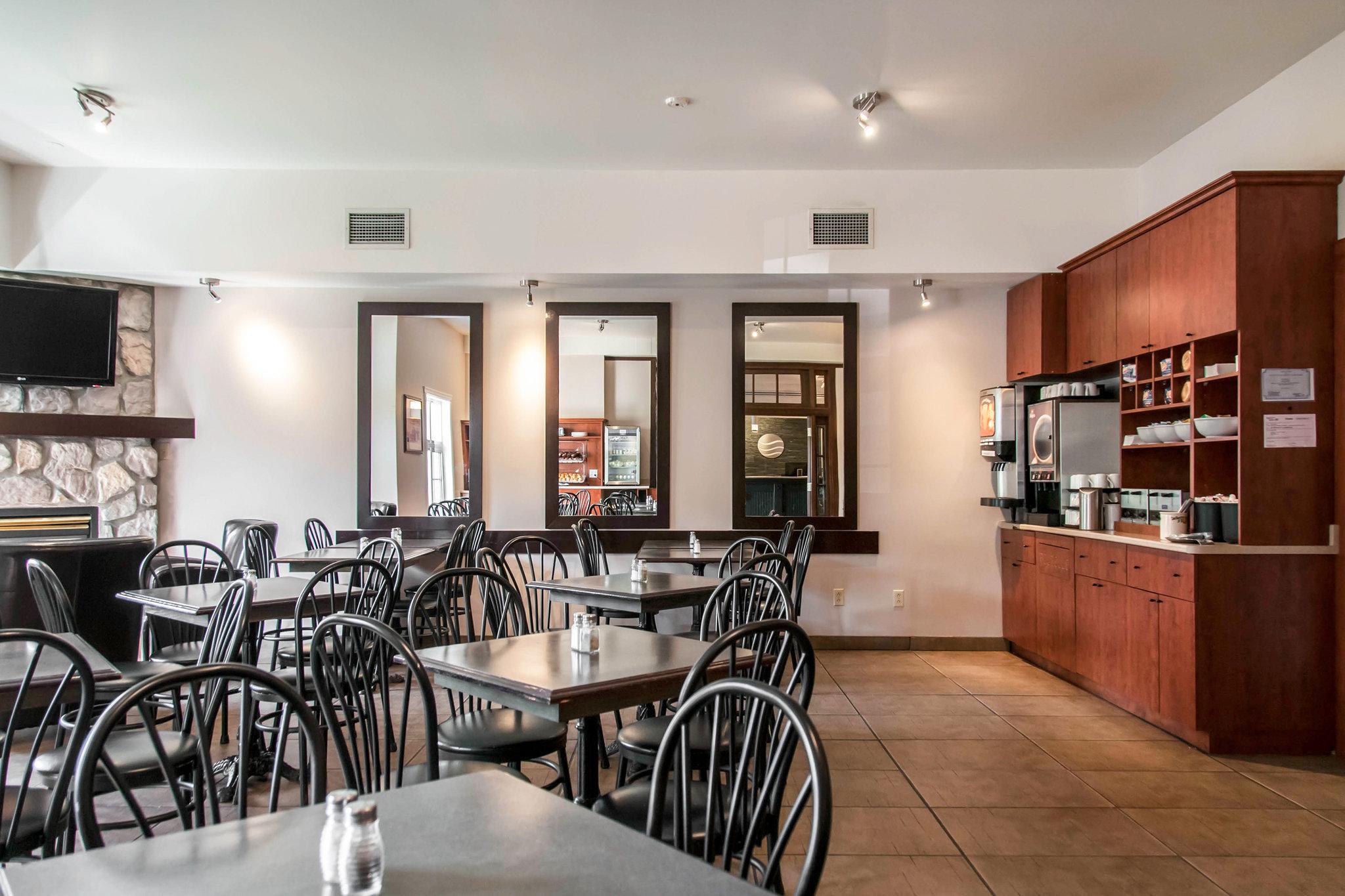 breakfast-area.jpg