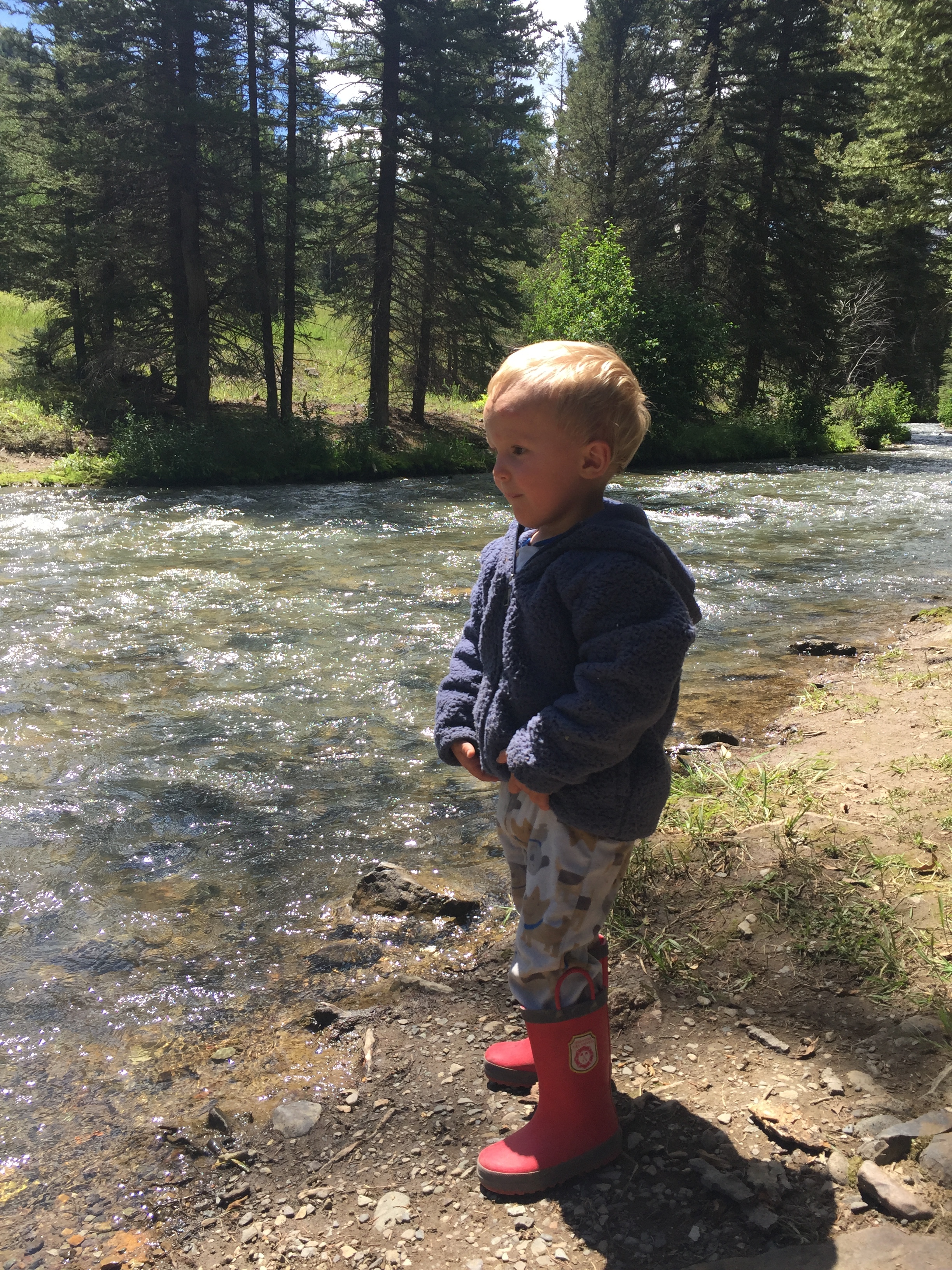 While we waited for Papa, we played by the creek. 