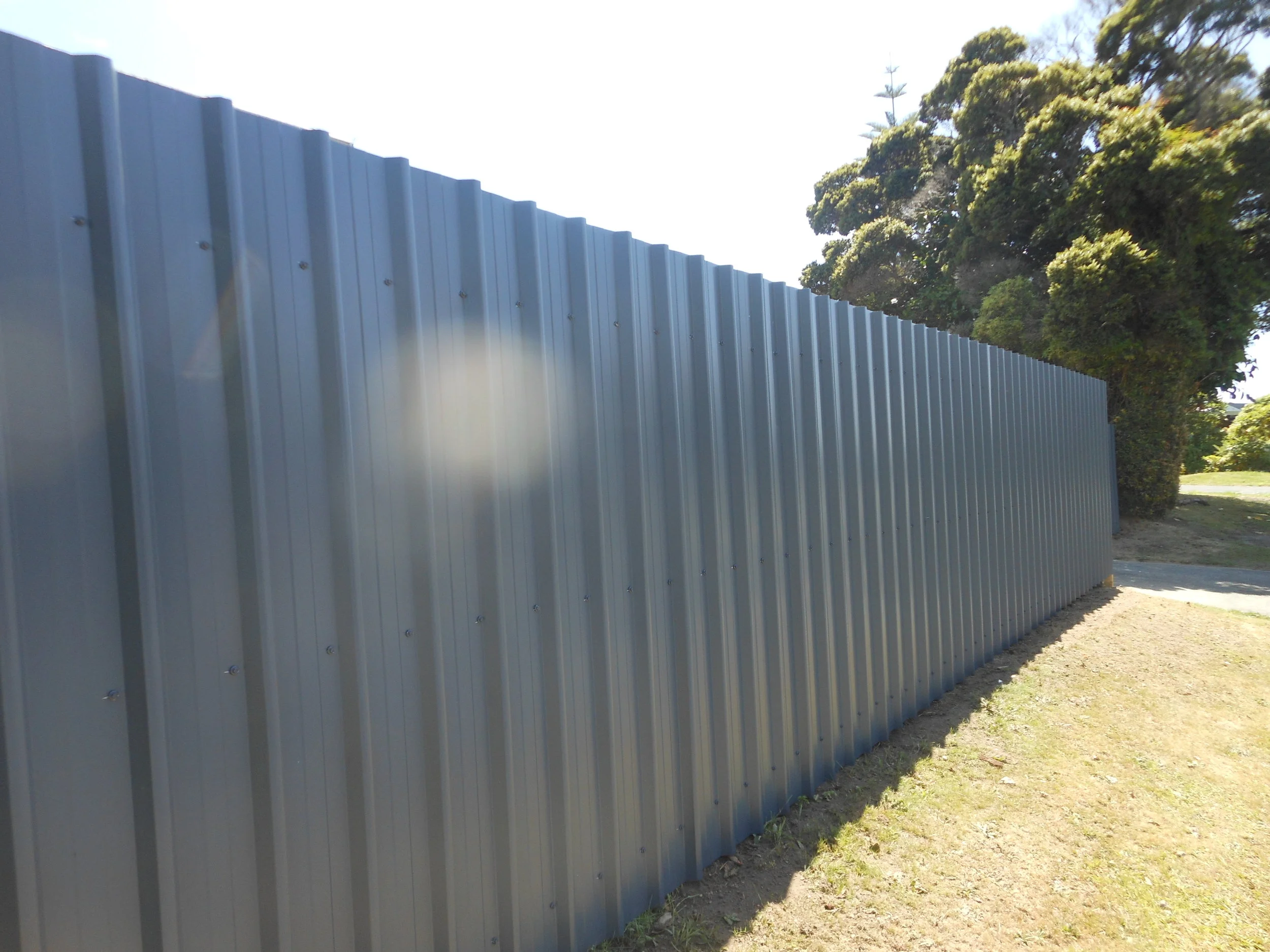 Coloursteel fence, Rotorua