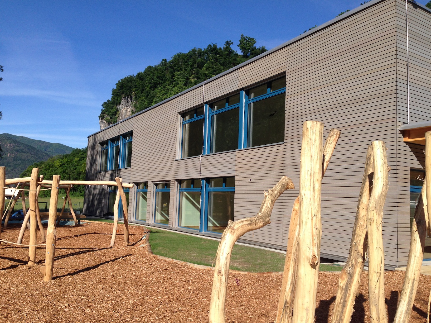 Prefabricated wooden primary school Barbengo (CH) 