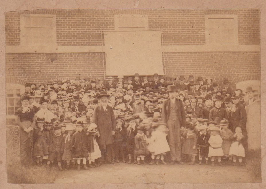 Churchcongregationpriorto1890.jpg
