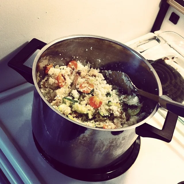 Cauliflower fried rice! I love this idea. Place roughly chopped cauliflower in a food processor until it’s chopped into rice sized piece. Stir fry onions, garlic and veggies in coconut oil and turmeric. Add the cauliflower “rice” with soy sauce or coconut sauce!
It tastes great, it’s free of grains and it packed full of cancer fighting/liver cleansing compounds which are found in the brassica vegetable family.
Paleo friendly, great for balancing hormones and autoimmune conditions, cancer fighting, and easy on the tummy.
#paleo #cauliflower #naturopathic #dartmouth #health #autoimmune #cancer
(at Dartmouth Naturopathic Health Centre)