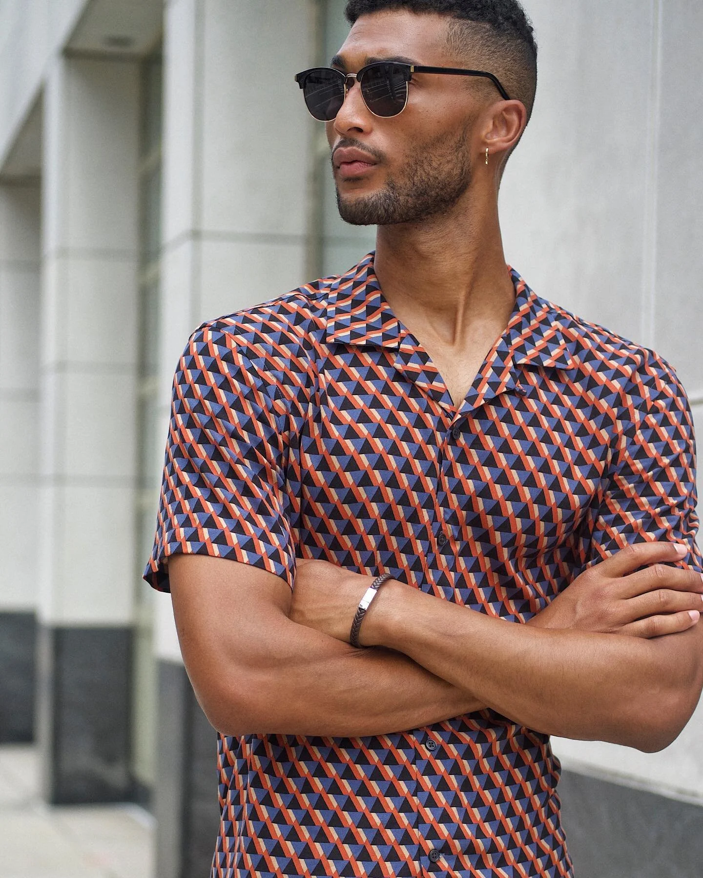 end-of-summer vibes // πΈ #BTS with @expressmen.
time to start thinking of the right tones and patterns to get your pre-fall style transition underway. βοΈπ¨π½‍π«π