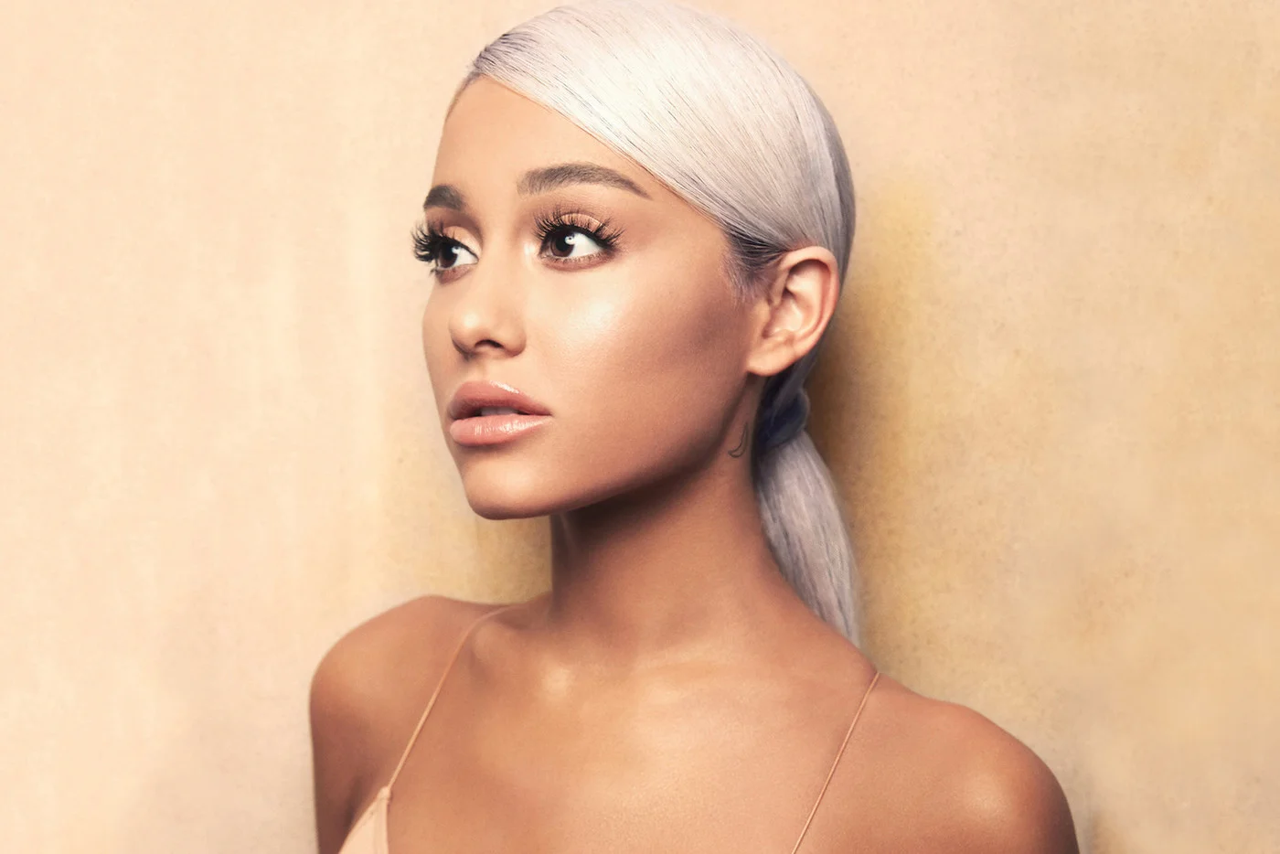 https_%2F%2Fhypebeast.com%2Fwp-content%2Fblogs.dir%2F6%2Ffiles%2F2018%2F10%2Fariana-grande-sweetener-world-tour-dates-announcement-instagram-1.jpg
