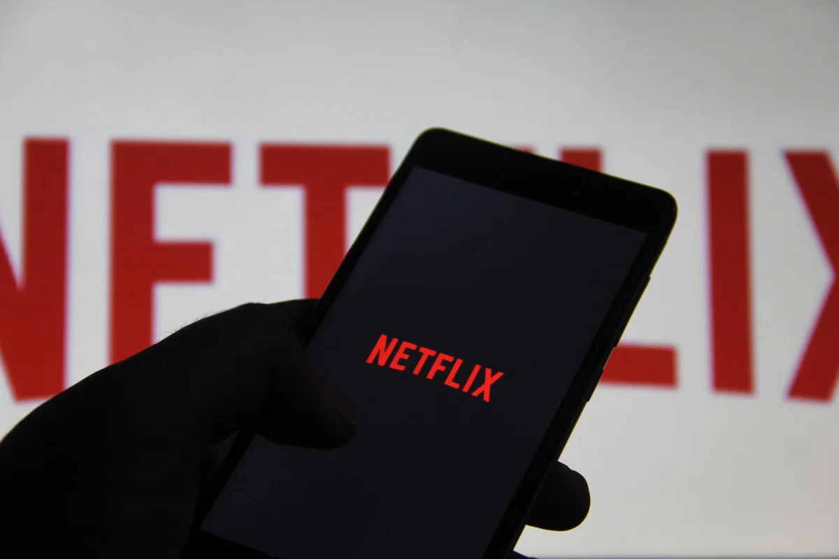 https_%2F%2Fhypebeast.com%2Fimage%2F2018%2F11%2Fnetflix-cheaper-mobile-only-subscription-1.jpg
