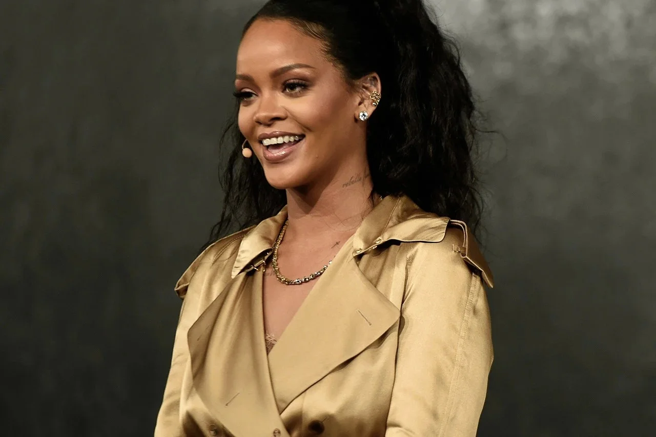 https___hypebeast.com_wp-content_blogs.dir_6_files_2019_03_rihanna-net-worth-earnings-salary-fenty-beauty-savage-lingerie-lvmh-0-1.jpg