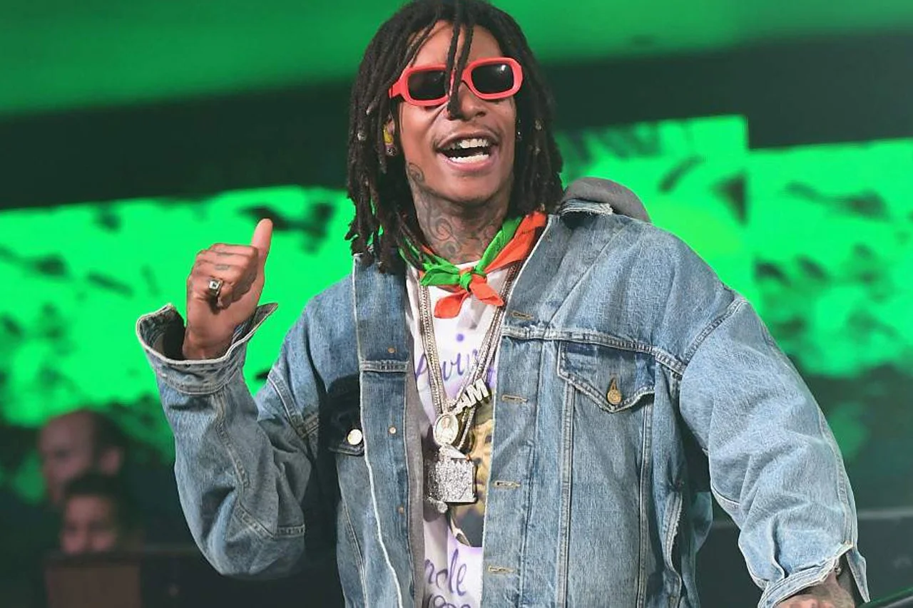 https___hypebeast.com_image_2019_04_wiz-khalifa-fly-times-vol-1-the-good-fly-young-mixtape-release-1.jpg