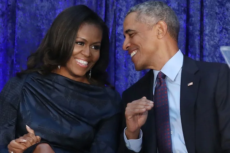 https___hypebeast.com_image_2019_04_barack-michelle-obama-sign-multi-project-netflix-deal-0.jpg